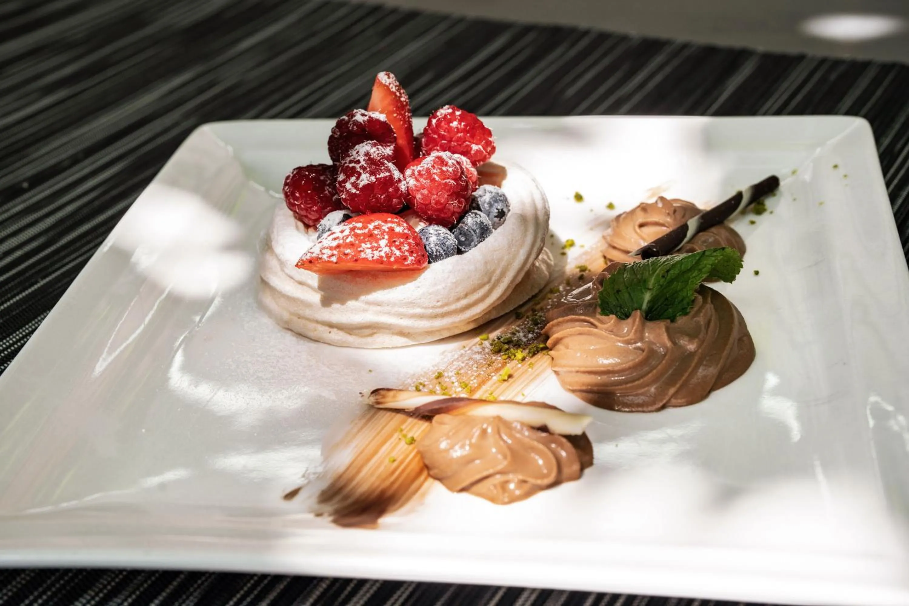 Restaurant/places to eat in Tailormade Hotel KRONE Sarnen