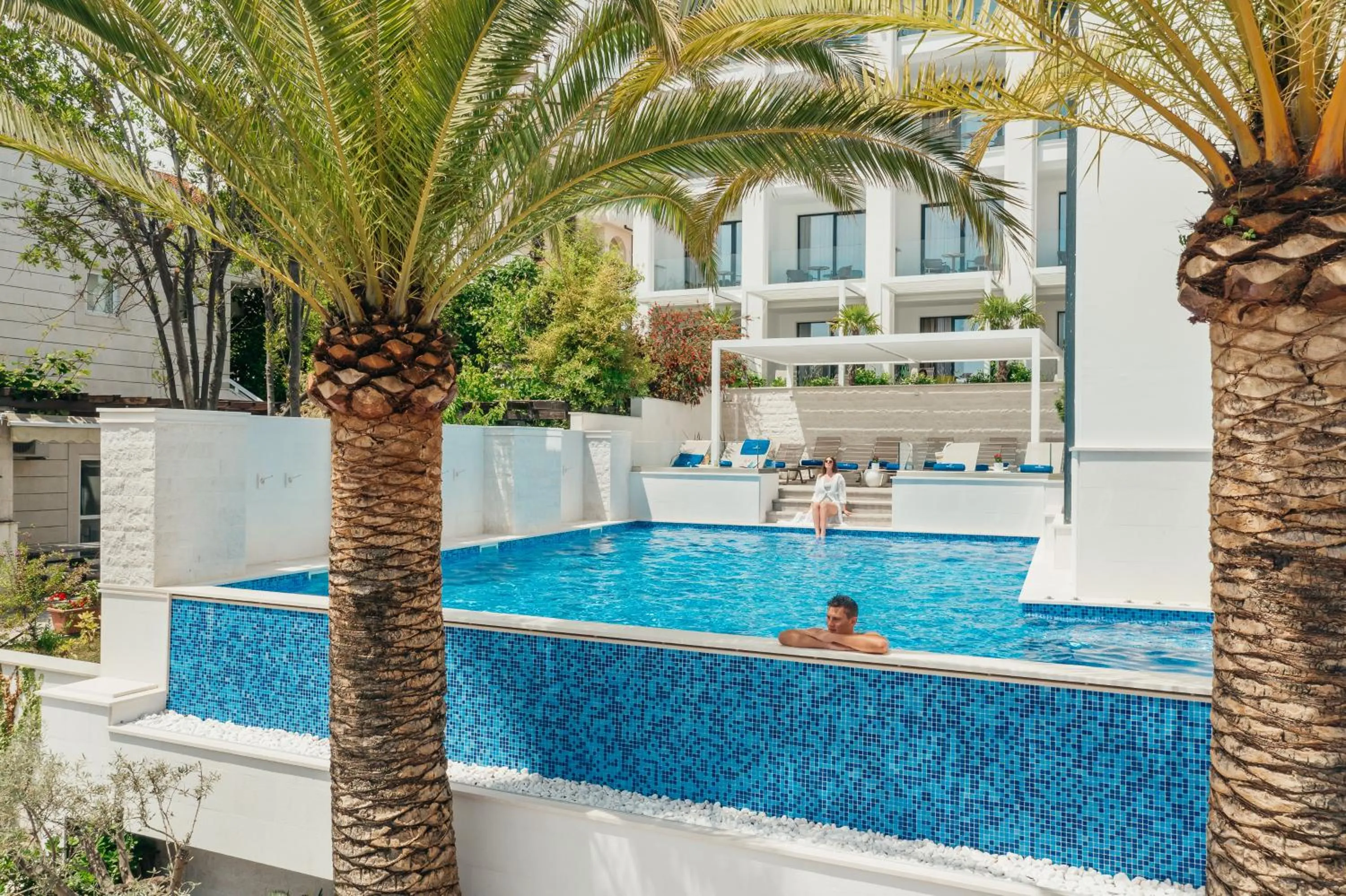 Swimming pool in Hotel Perla