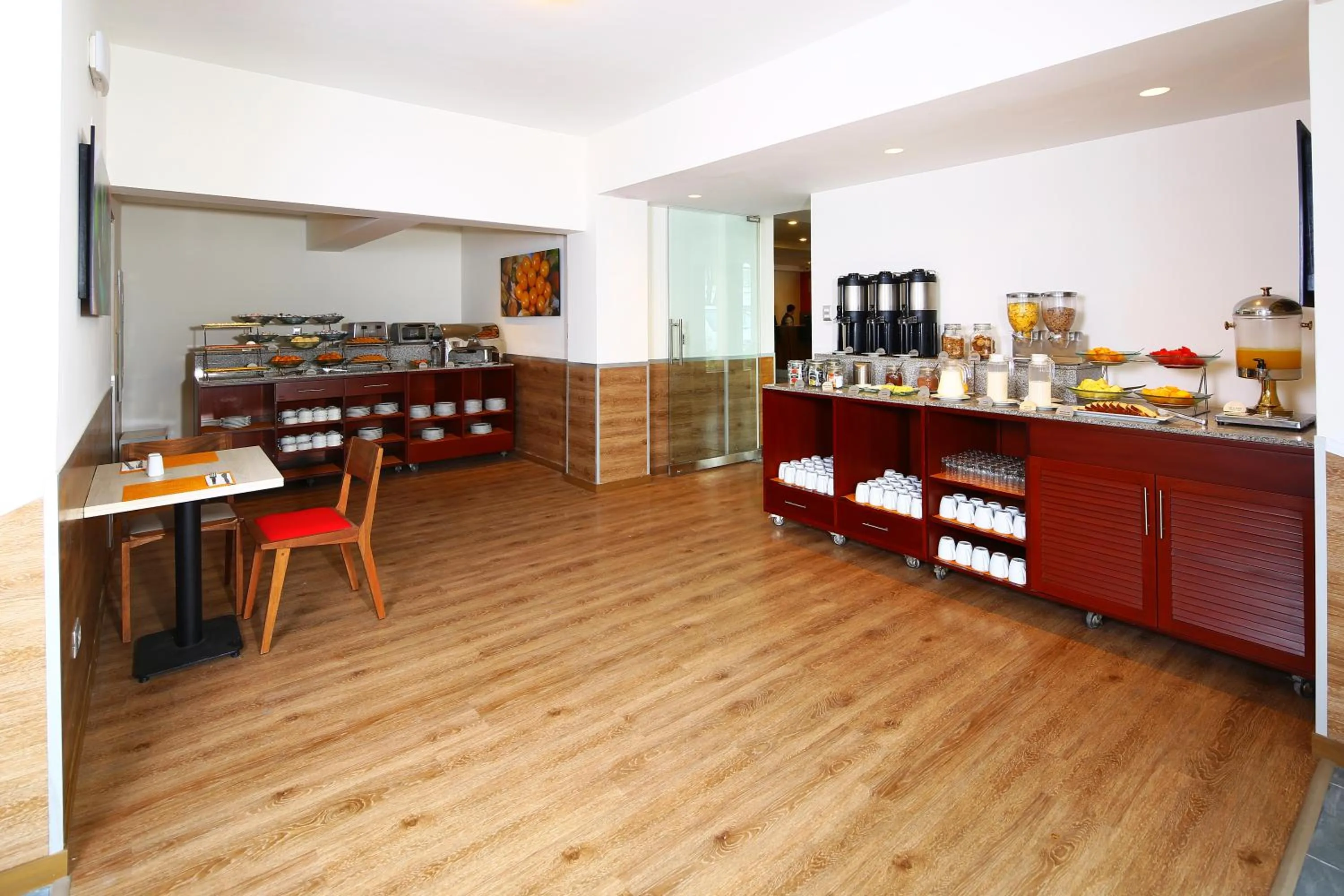 Restaurant/places to eat in Casa Andina Standard Miraflores San Antonio