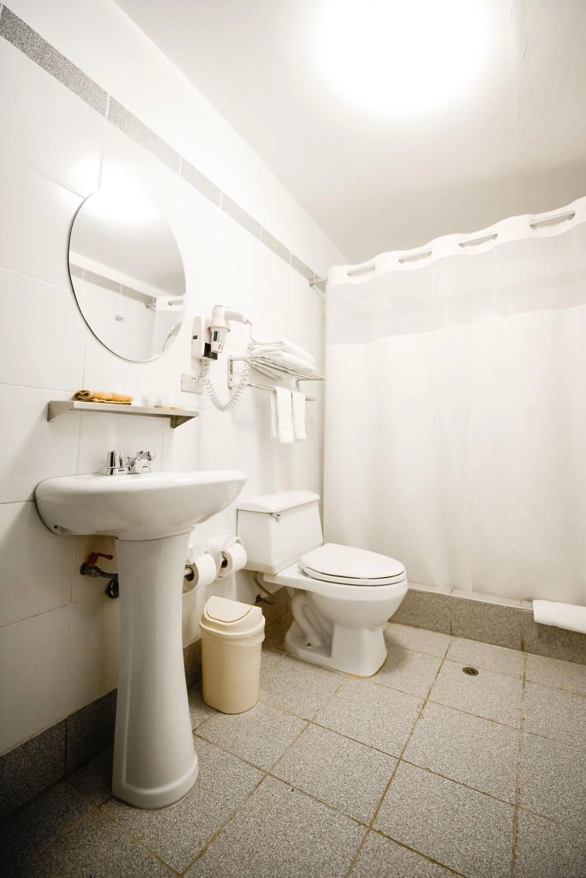 Shower in Hotel Raymi