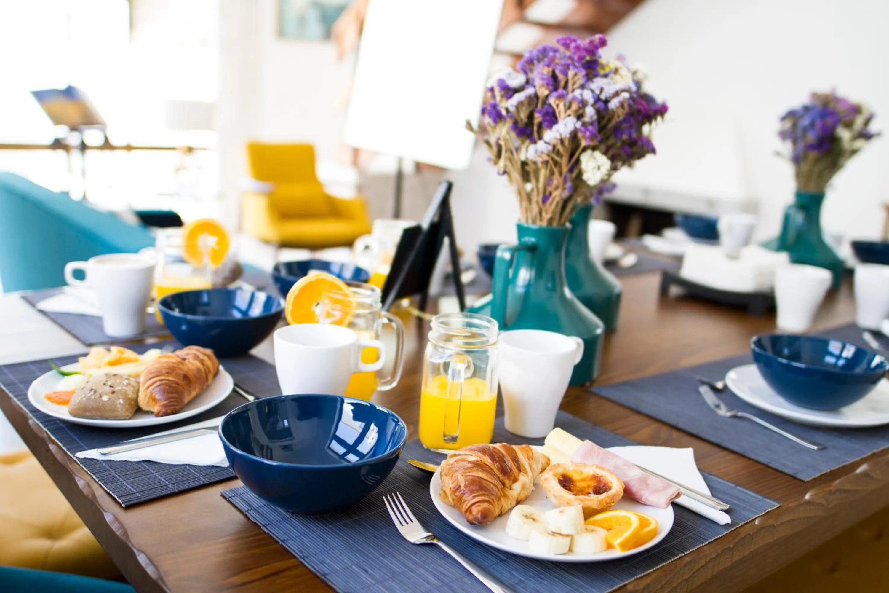 Continental breakfast in Art 4 You Cascais Suites