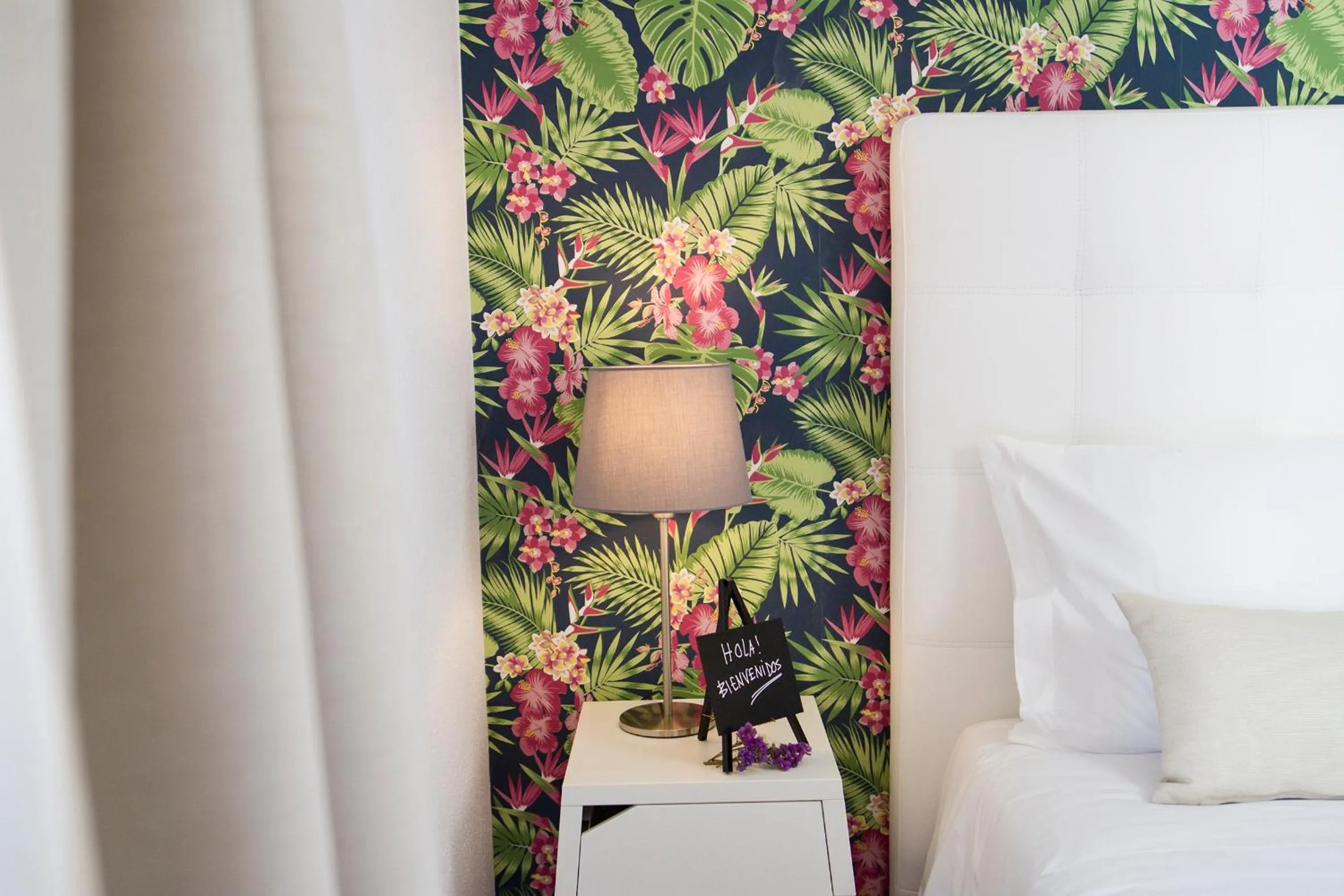 Bedroom, Bed in Art 4 You Cascais Suites