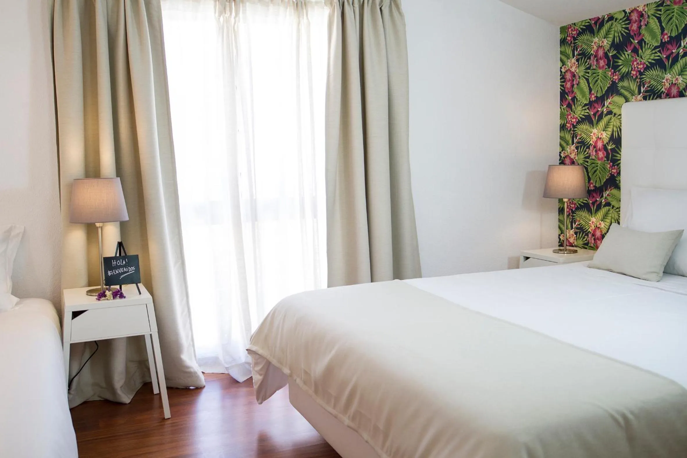 Bedroom, Bed in Art 4 You Cascais Suites