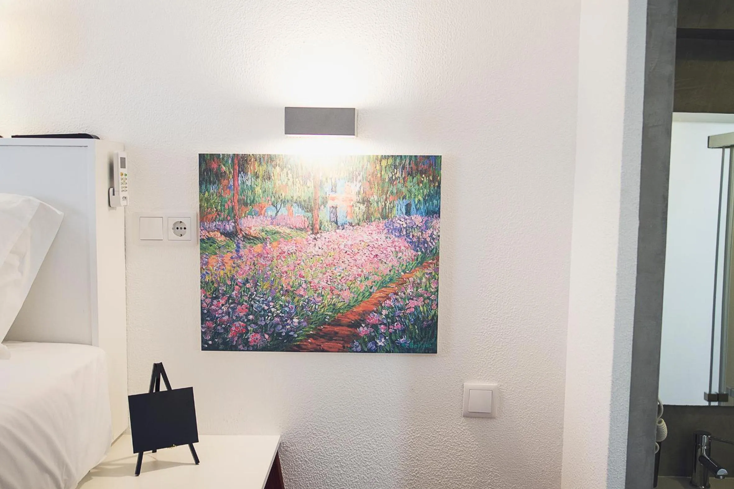 Bedroom, Bed in Art 4 You Cascais Suites