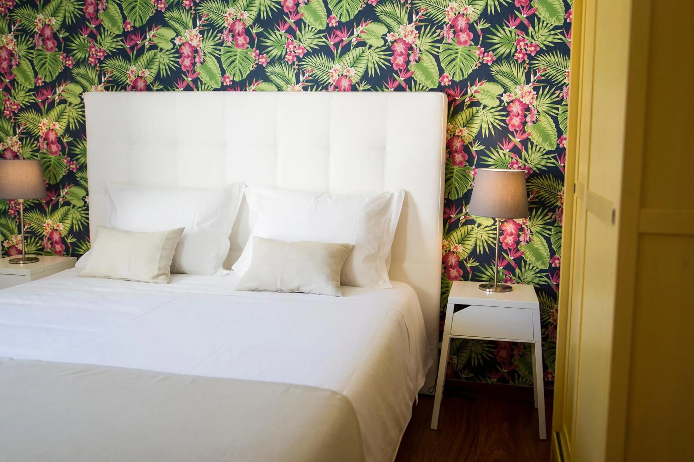 Bedroom, Bed in Art 4 You Cascais Suites