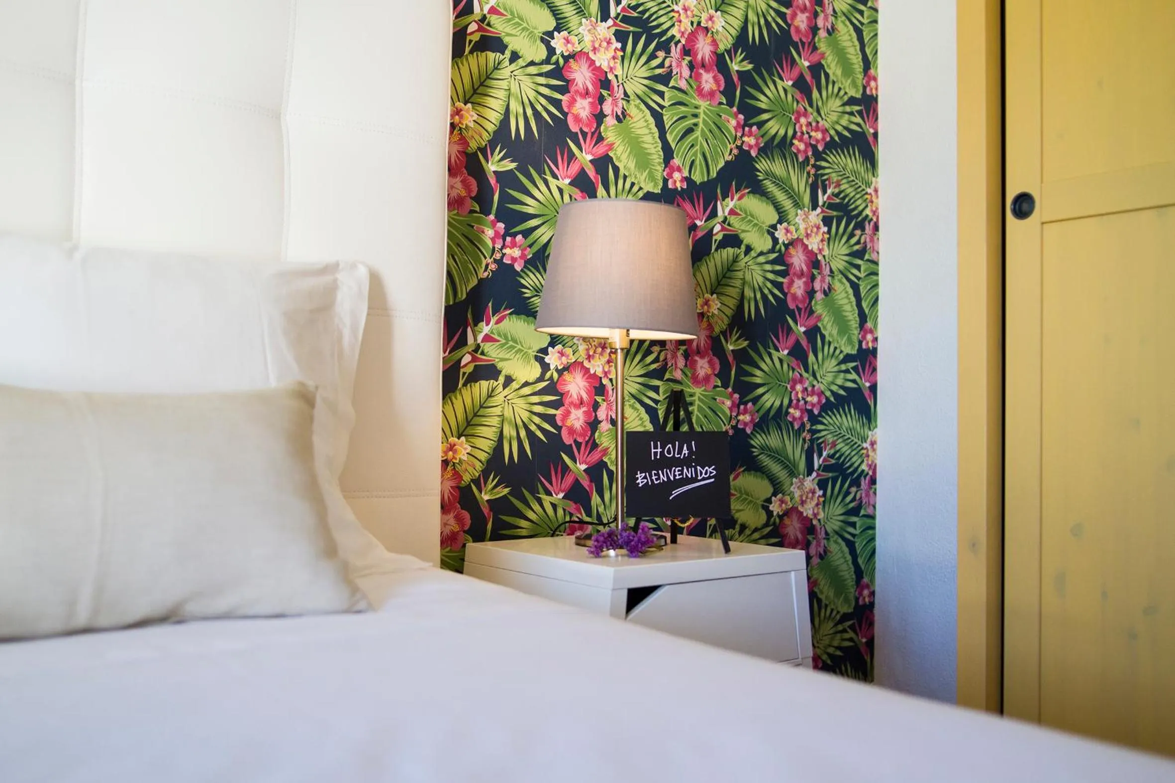 Bedroom, Bed in Art 4 You Cascais Suites