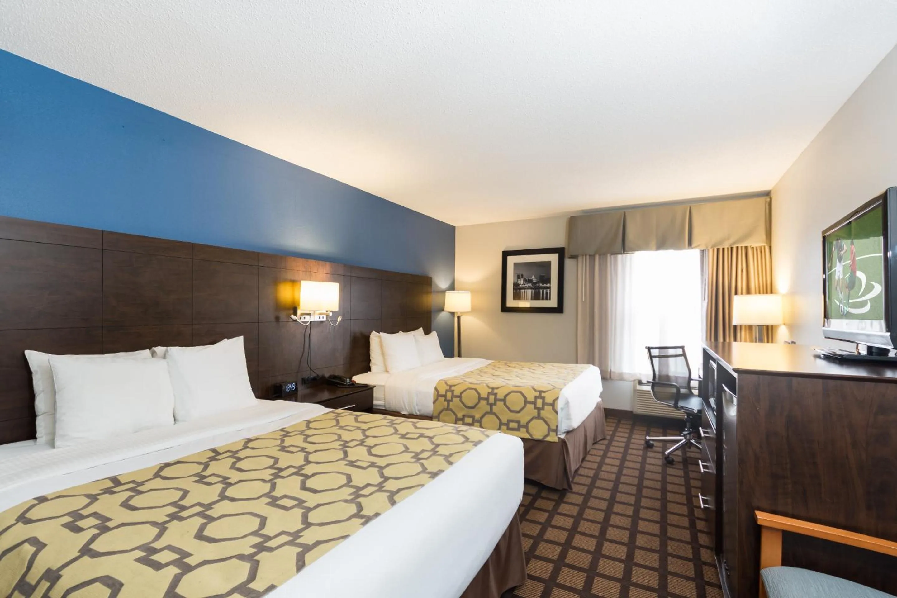 Photo of the whole room, Bed in Baymont by Wyndham Morton