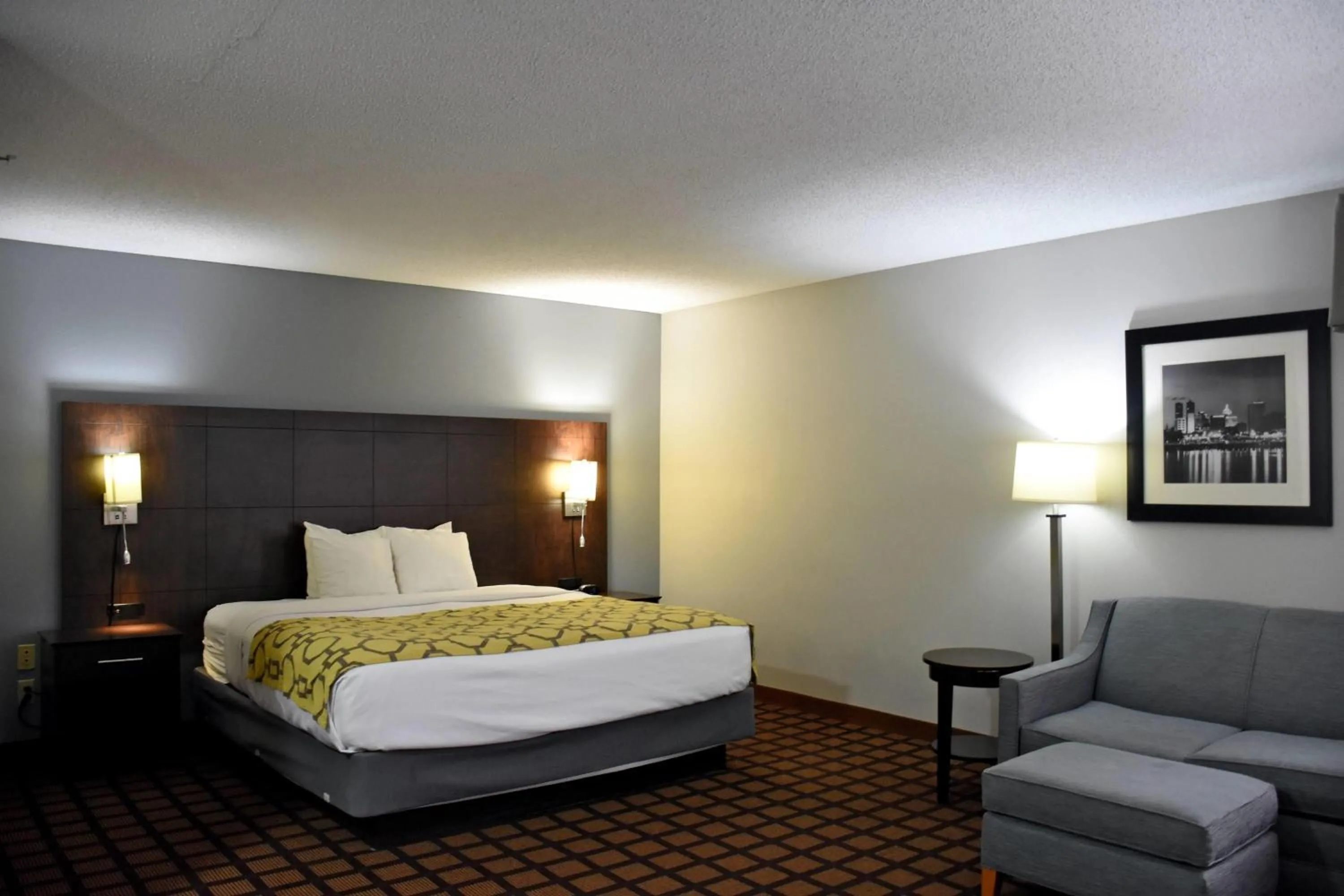 Photo of the whole room, Bed in Baymont by Wyndham Morton