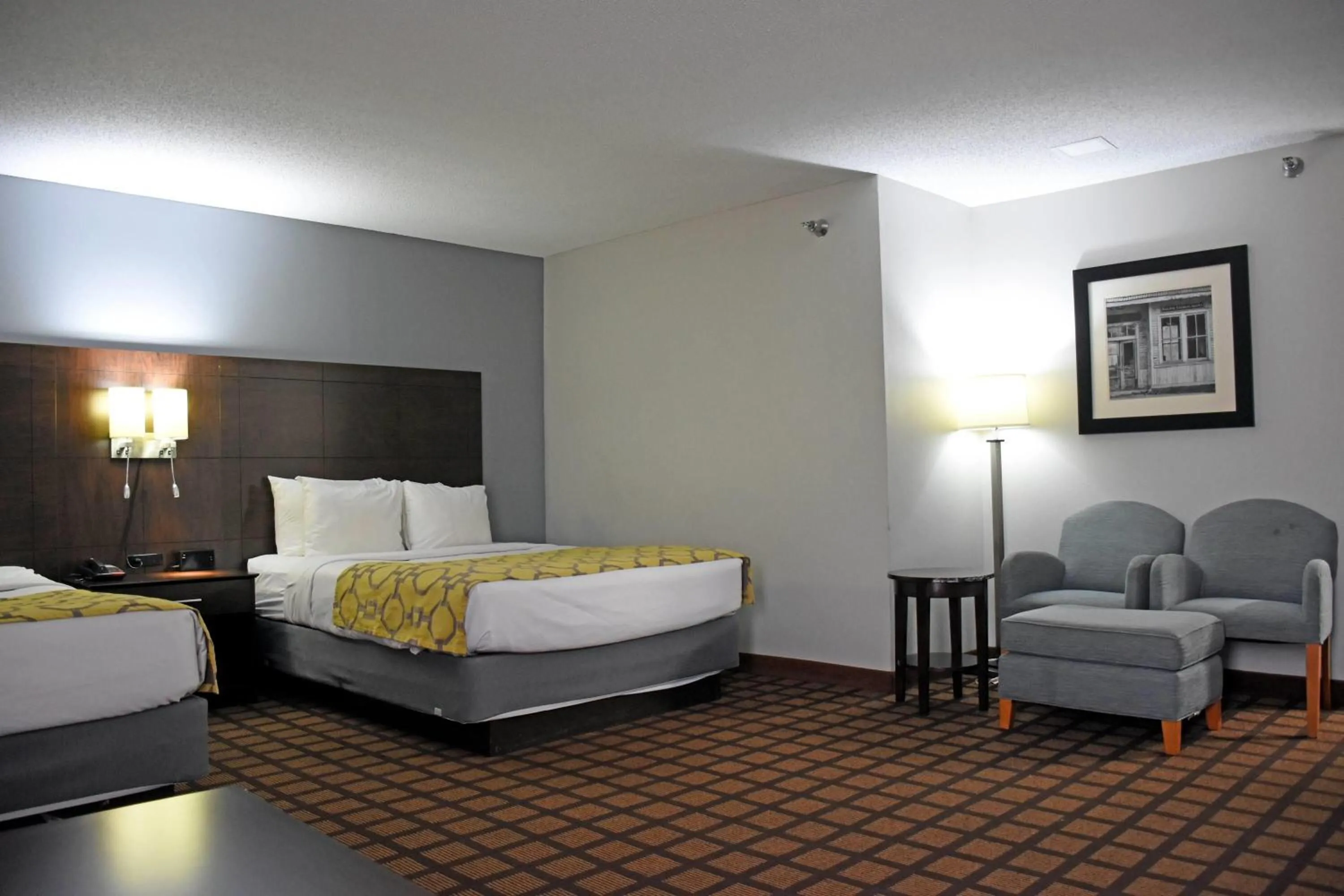 Photo of the whole room, Bed in Baymont by Wyndham Morton