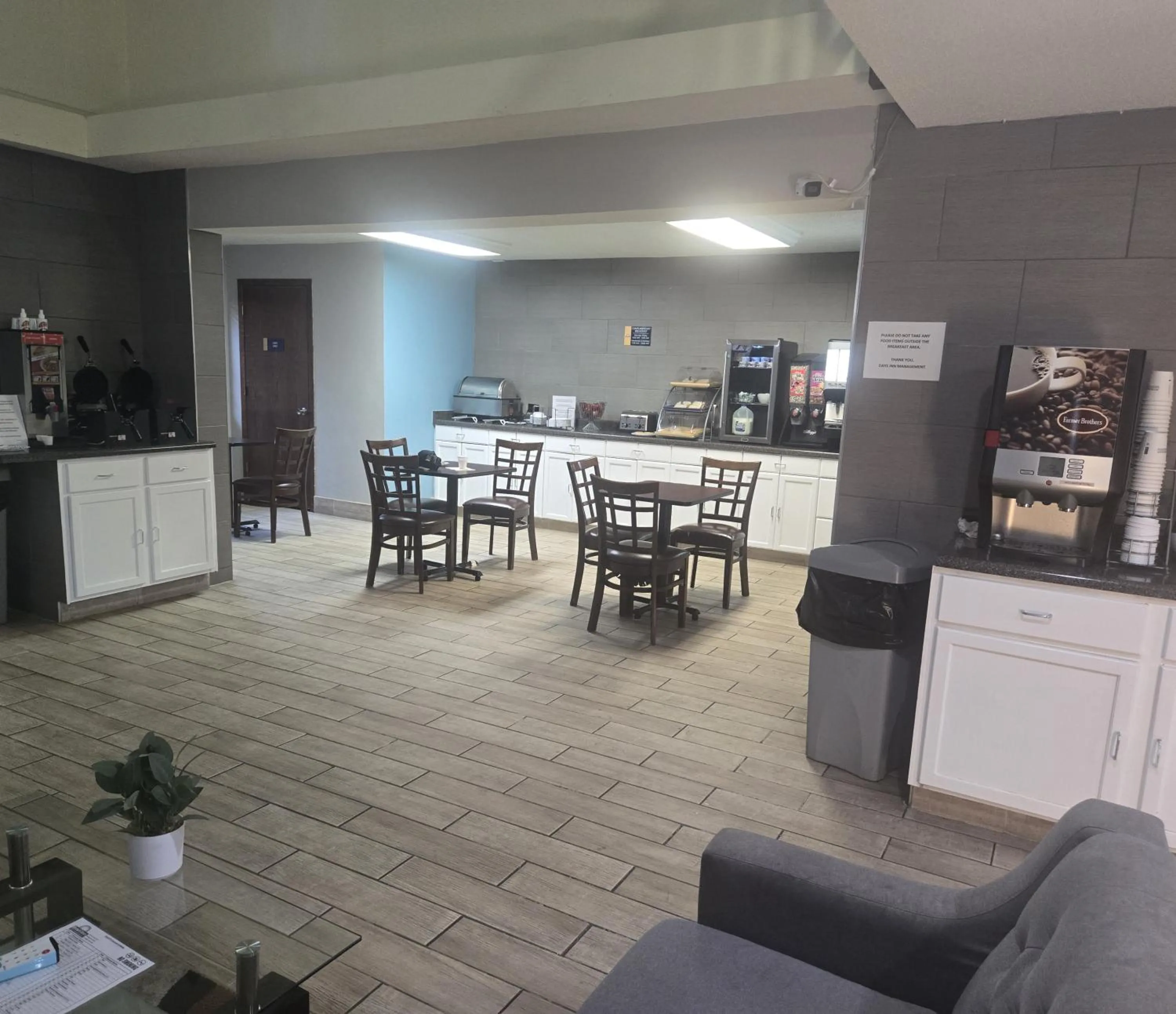 Days Inn by Wyndham Portage Cascade Mountain area