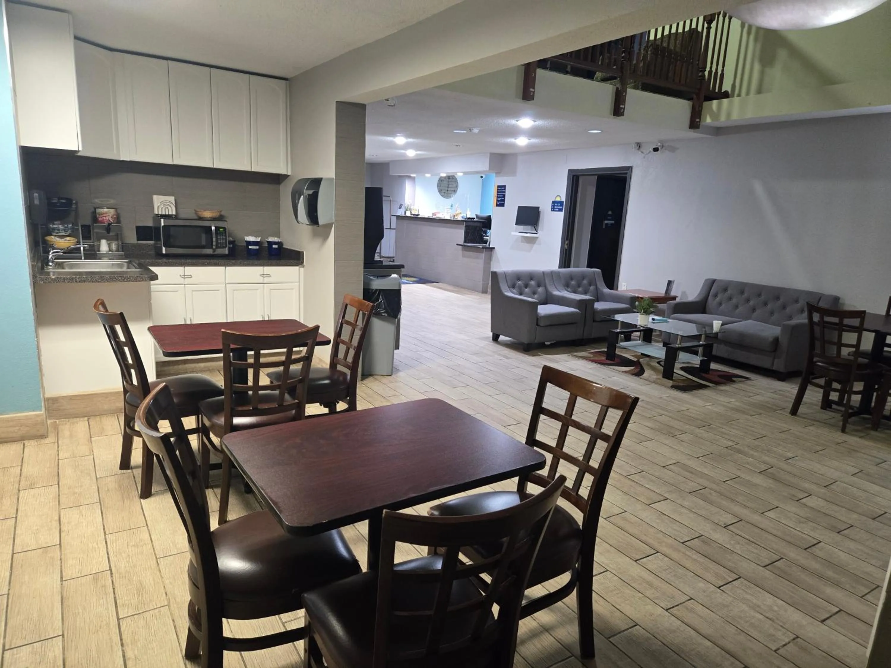 Days Inn by Wyndham Portage Cascade Mountain area