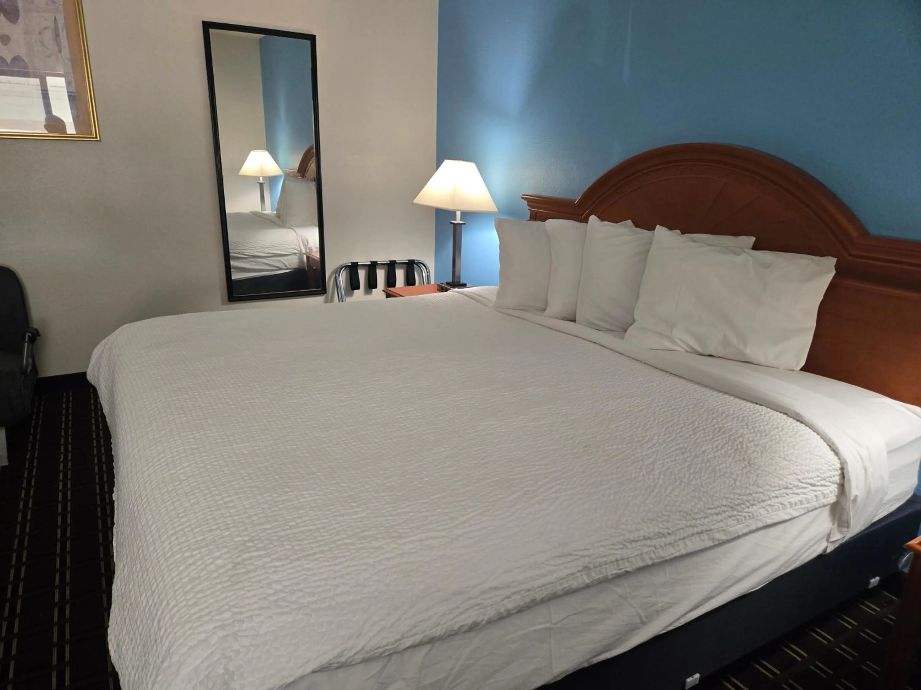 Bed in Days Inn by Wyndham Portage Cascade Mountain area