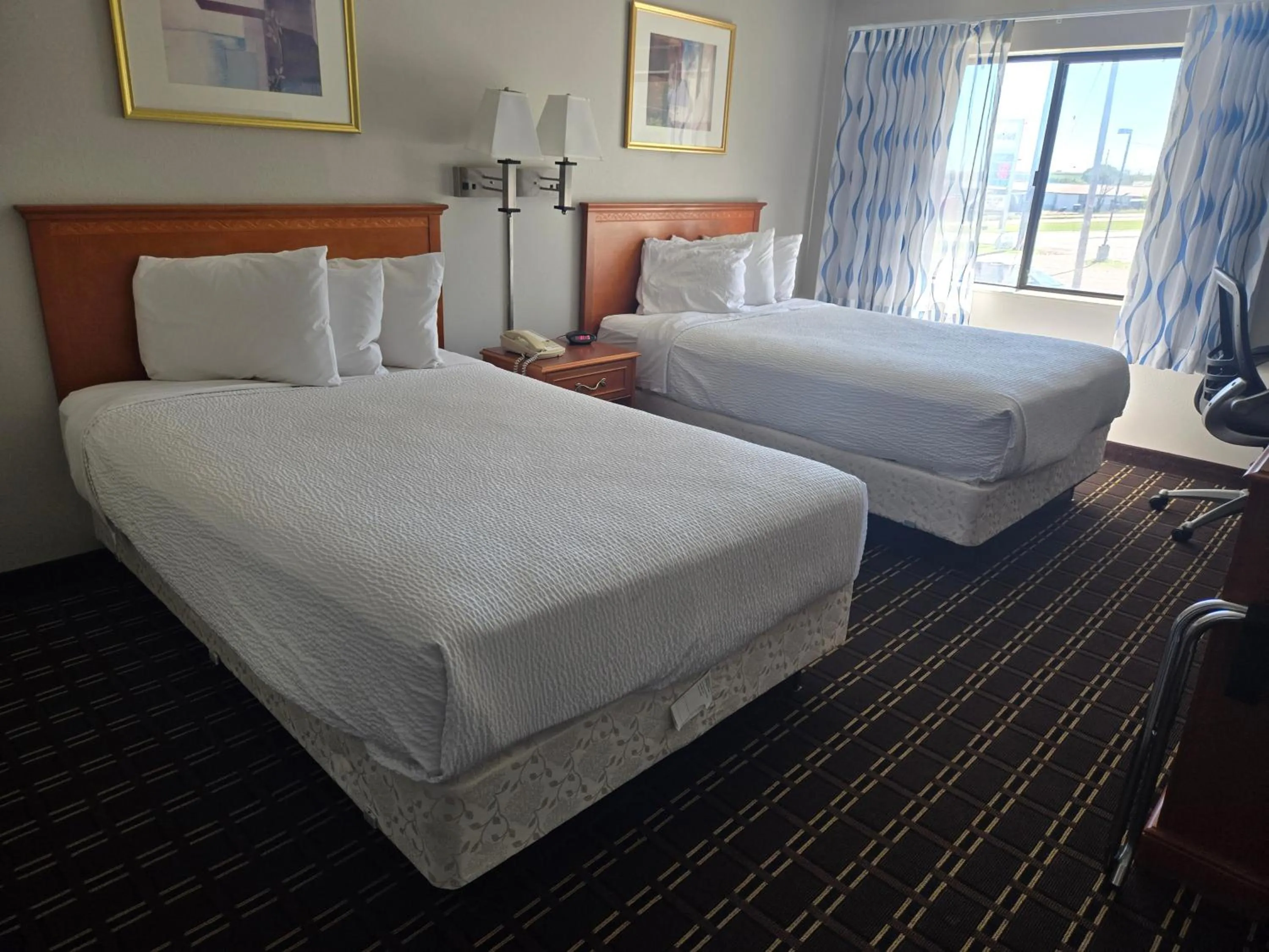 Bed in Days Inn by Wyndham Portage Cascade Mountain area