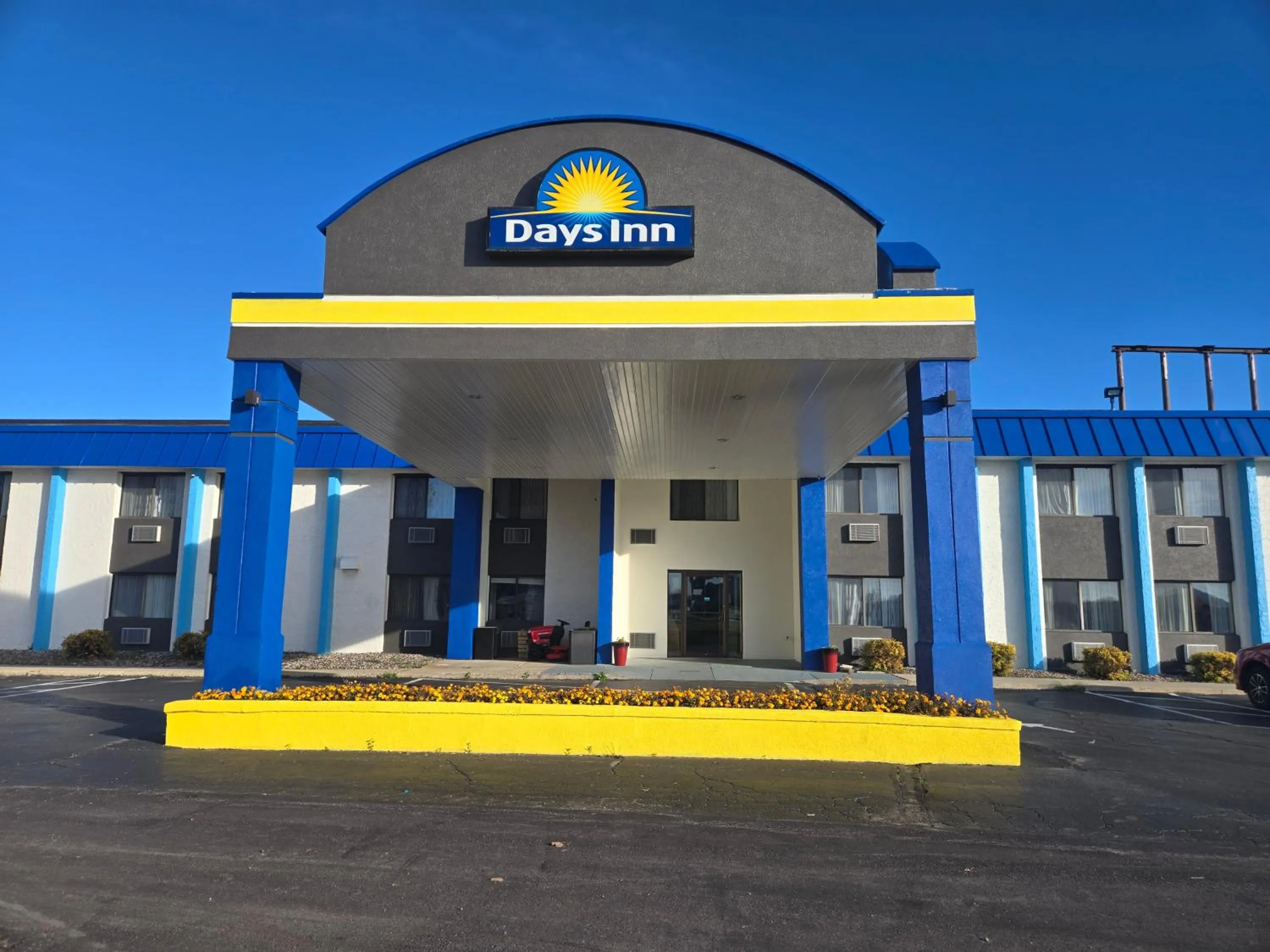 Property building in Days Inn by Wyndham Portage Cascade Mountain area