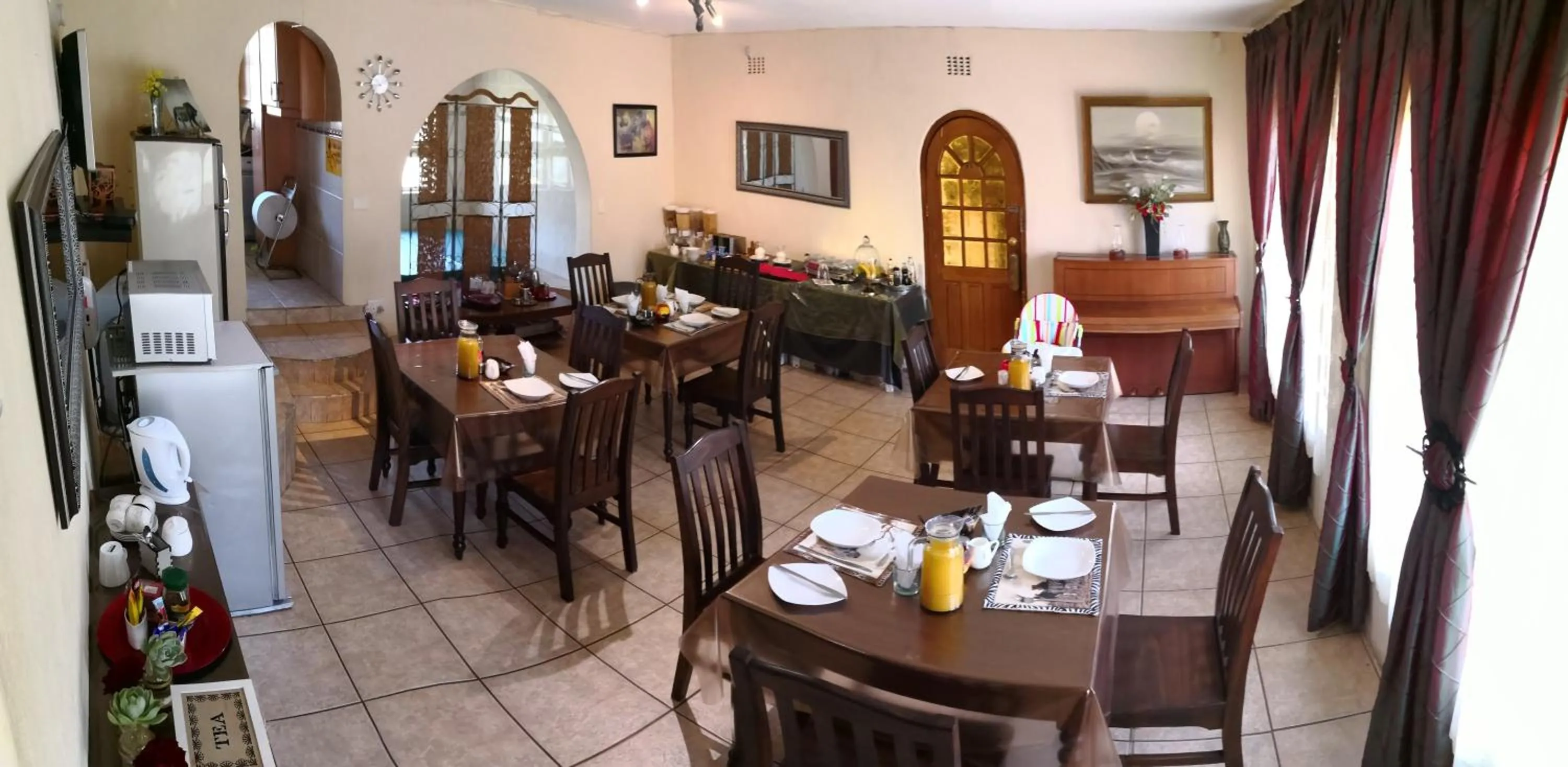Restaurant/places to eat in All over Africa Guest house