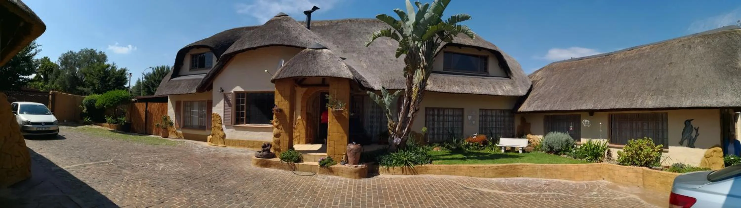 Facade/entrance in All over Africa Guest house