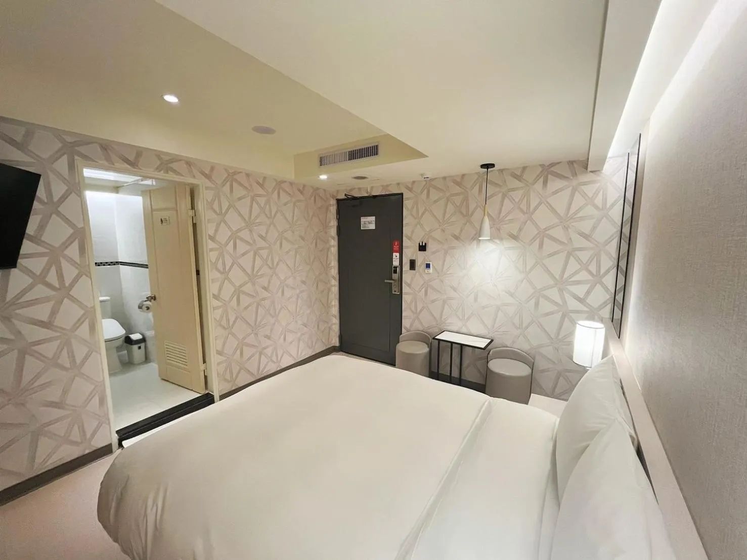 Photo of the whole room, Bed in 新仕飯店-New City Hotel