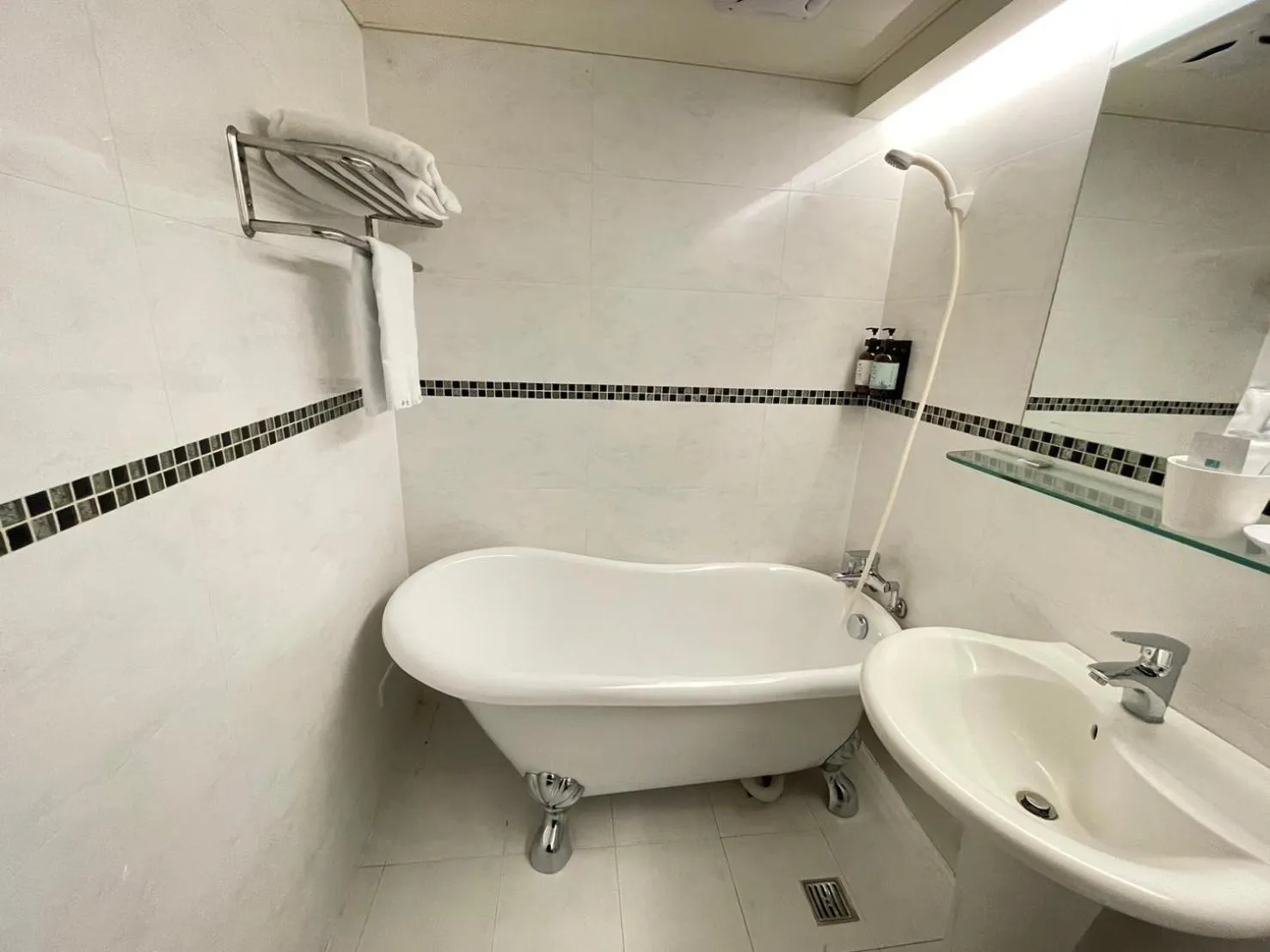 Bathroom in 新仕飯店-New City Hotel