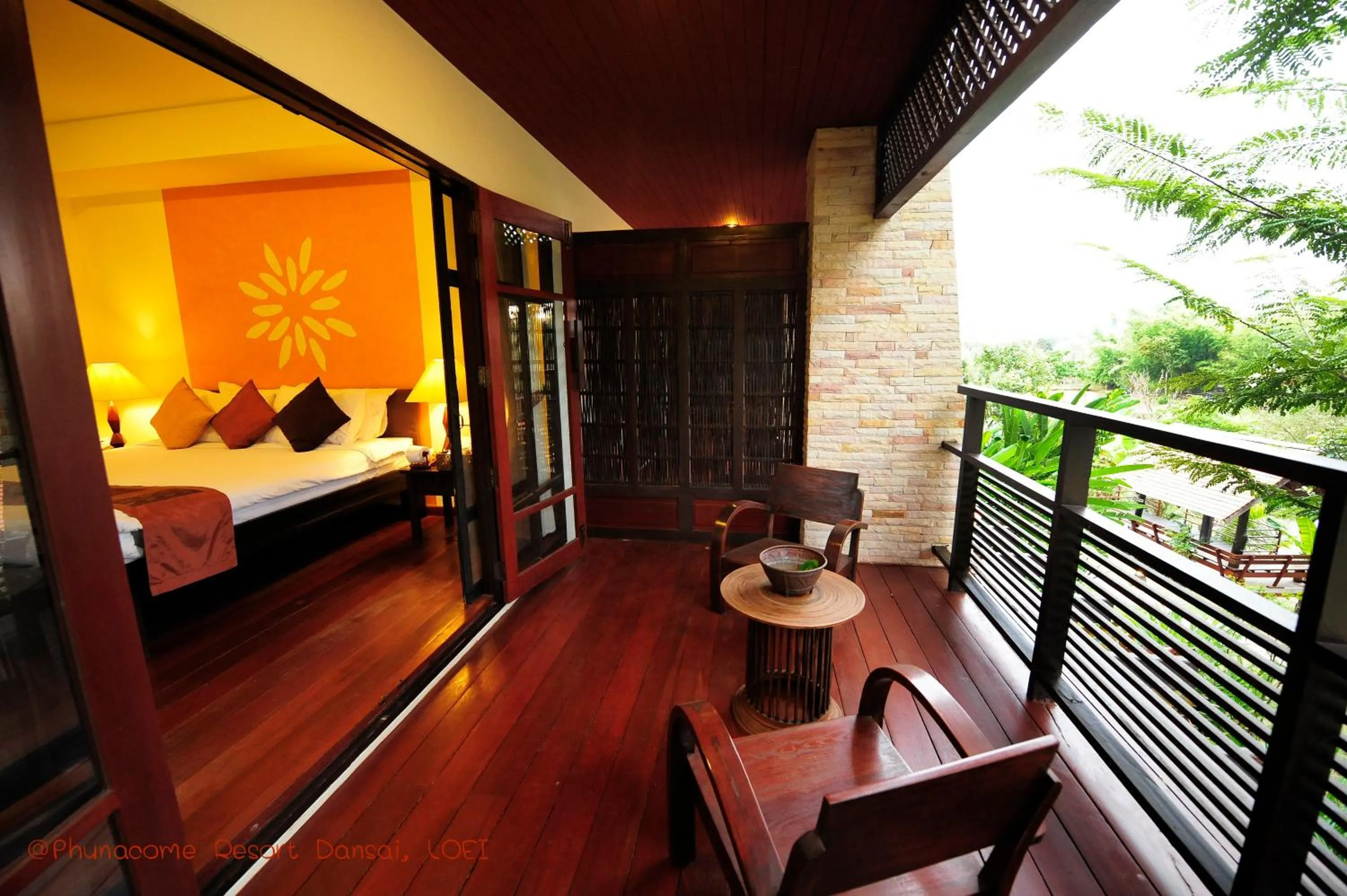 Balcony/Terrace, Bed in Phunacome Resort