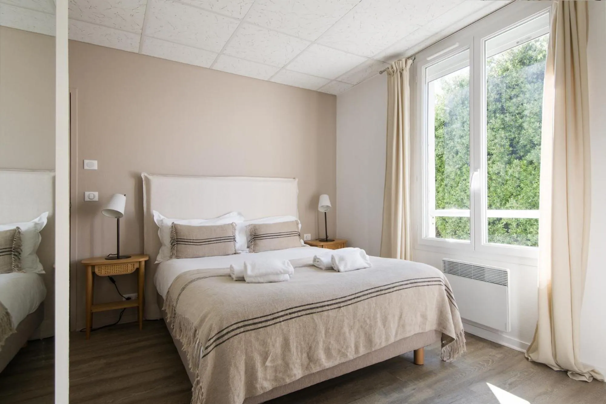 Bedroom, Bed in Le Homard Bleu