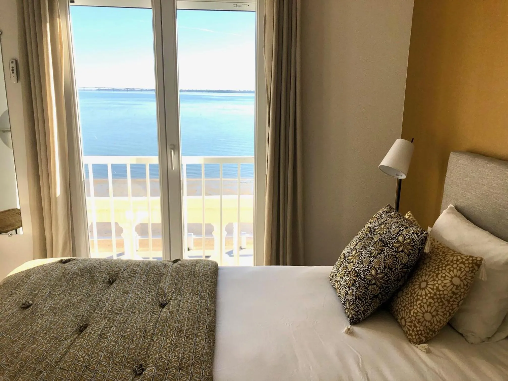 Bedroom, Bed in Le Homard Bleu