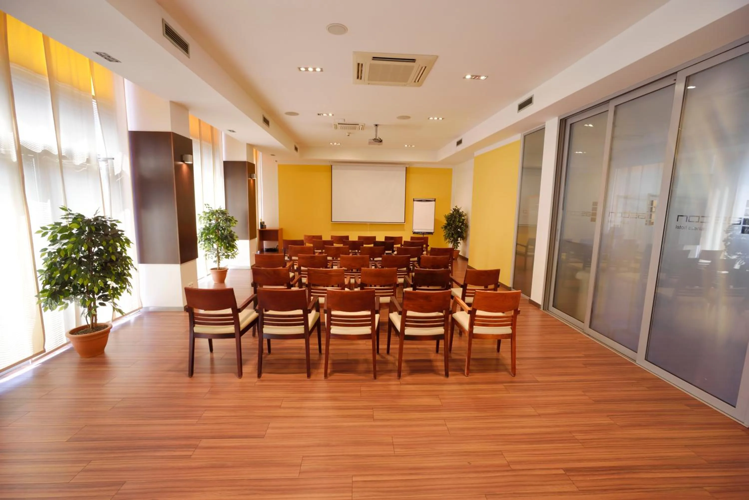 Business facilities in Aston Hotel