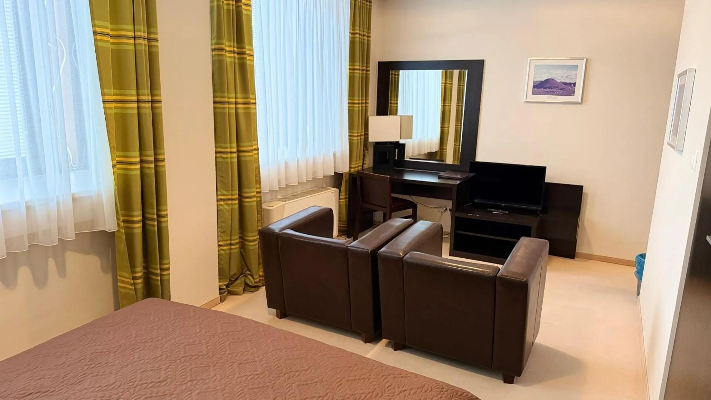 TV and multimedia in Aston Hotel