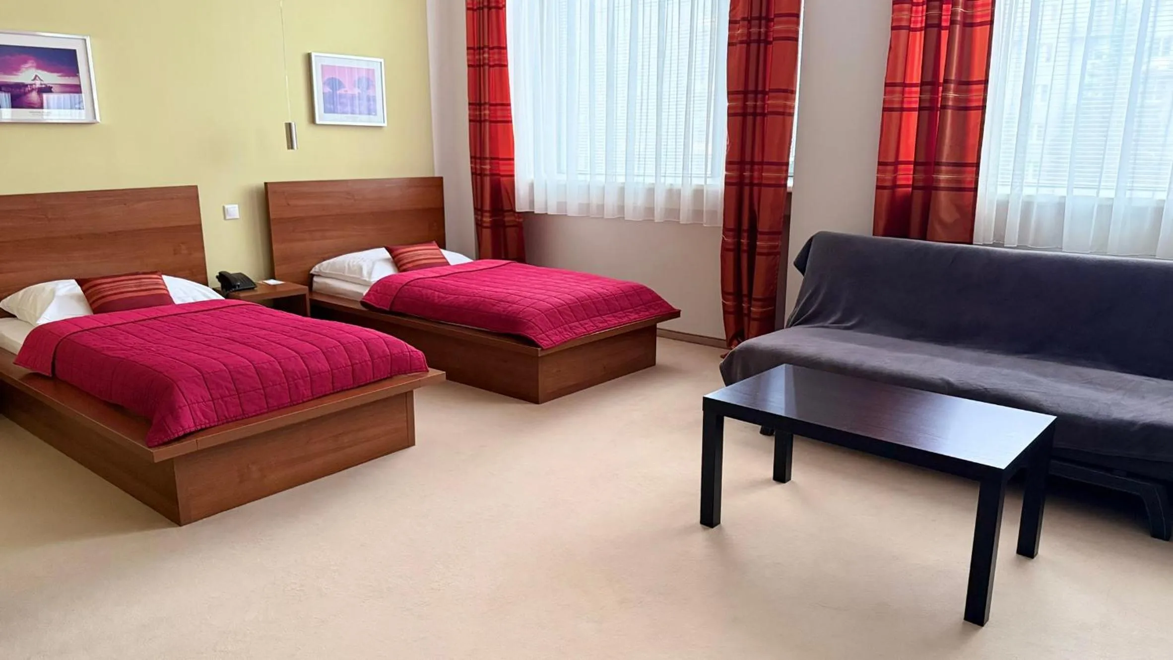 Photo of the whole room, Bed in Aston Hotel