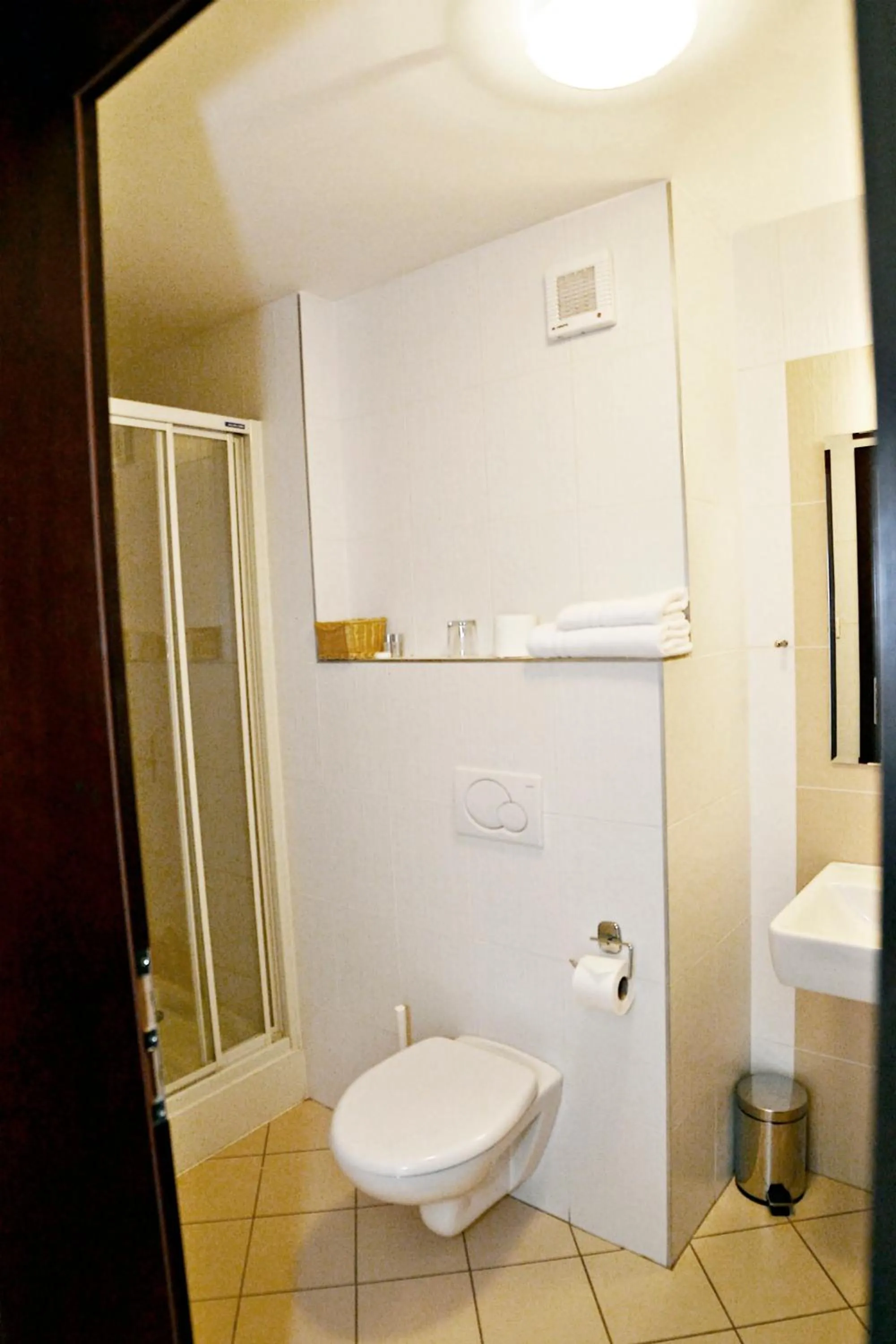 Bathroom in Aston Hotel