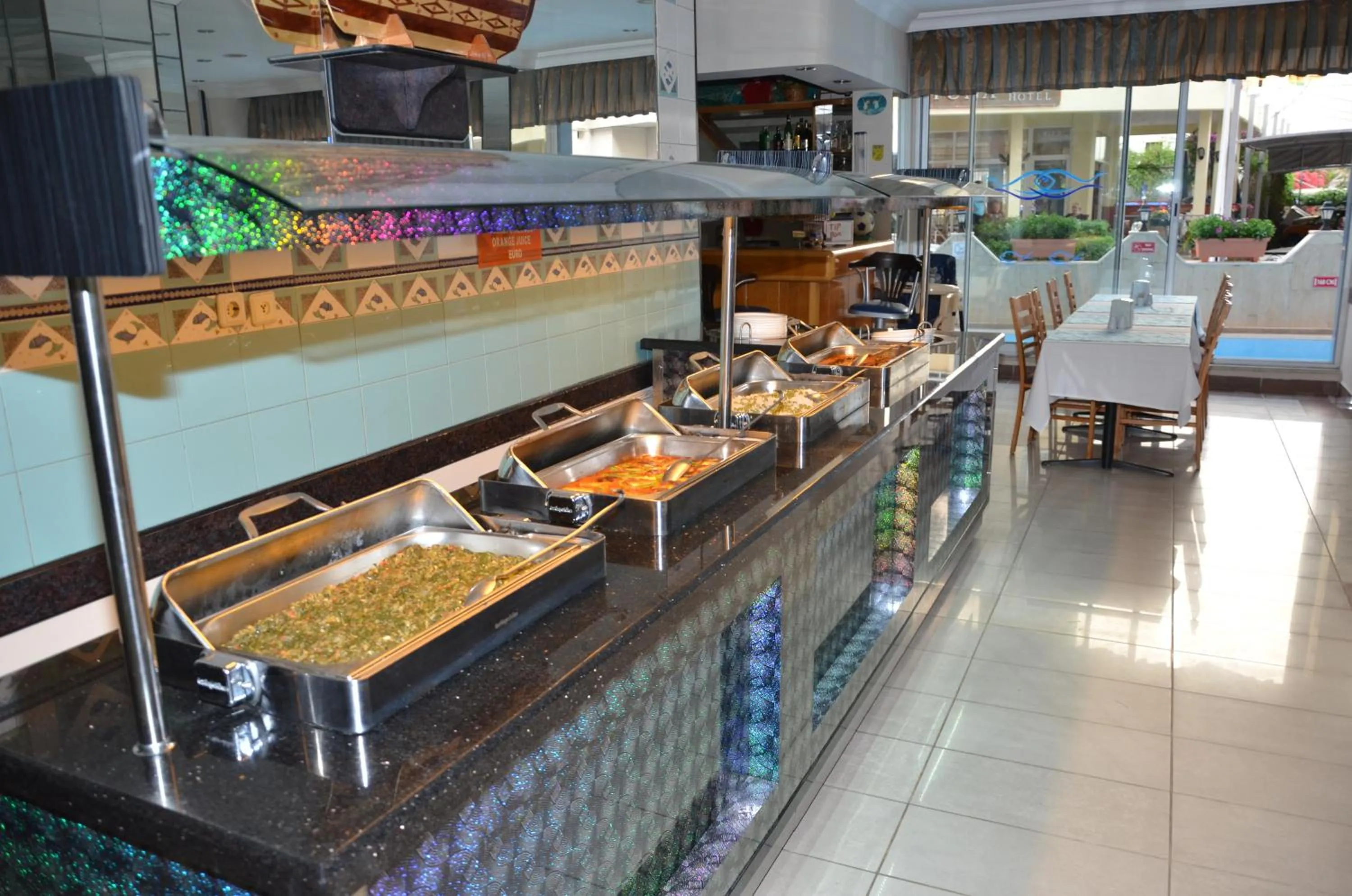 Restaurant/places to eat in Kleopatra Balik Hotel