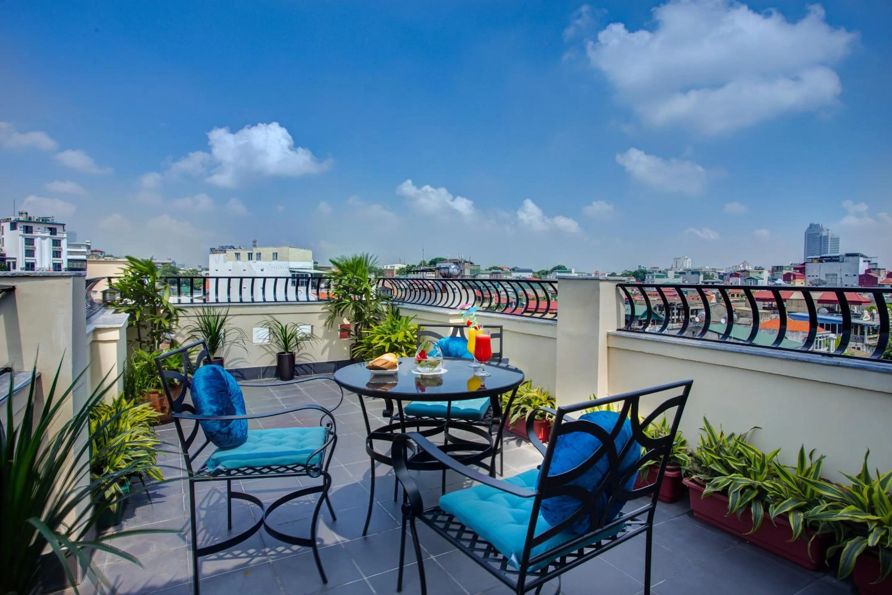 Garden in Ambassador Hanoi Hotel & Spa