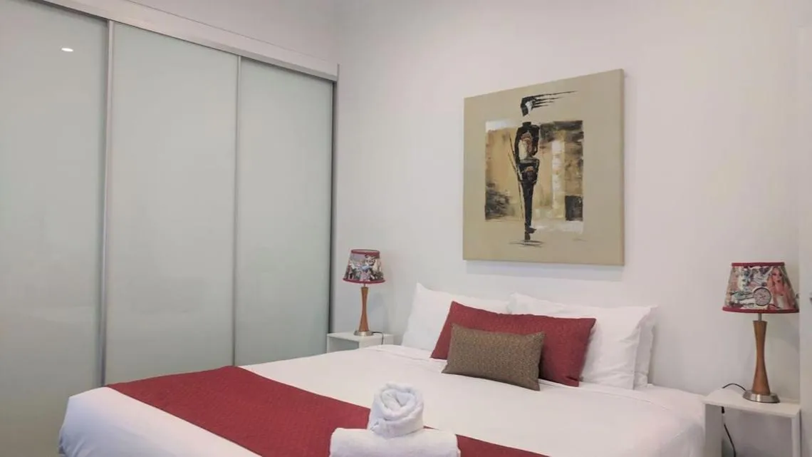 Bed in Nesuto Woolloomooloo