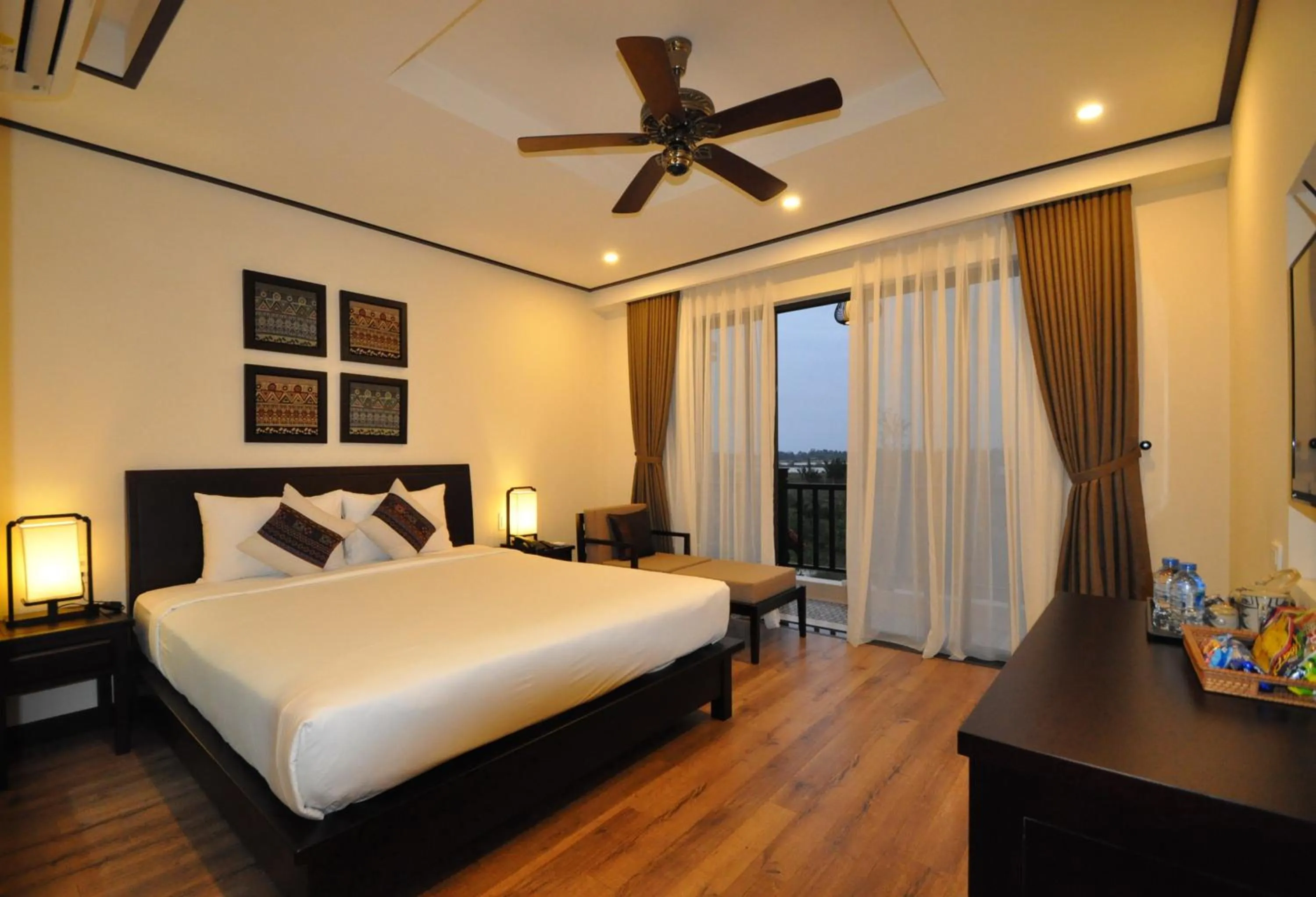 Photo of the whole room, Bed in The Quin Riverside Villa