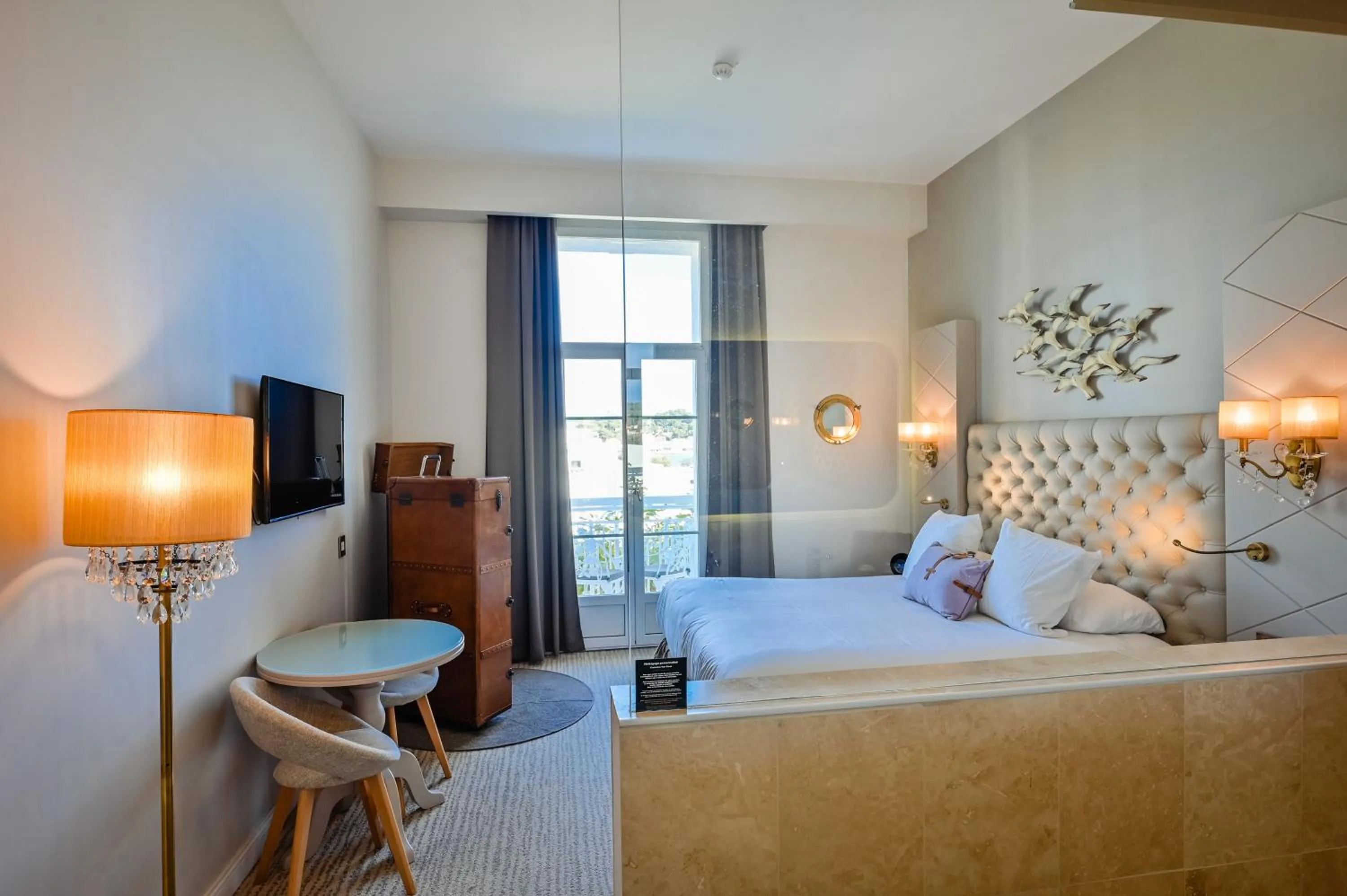 Bed in Grand Hotel Des Sablettes Plage, Curio Collection By Hilton