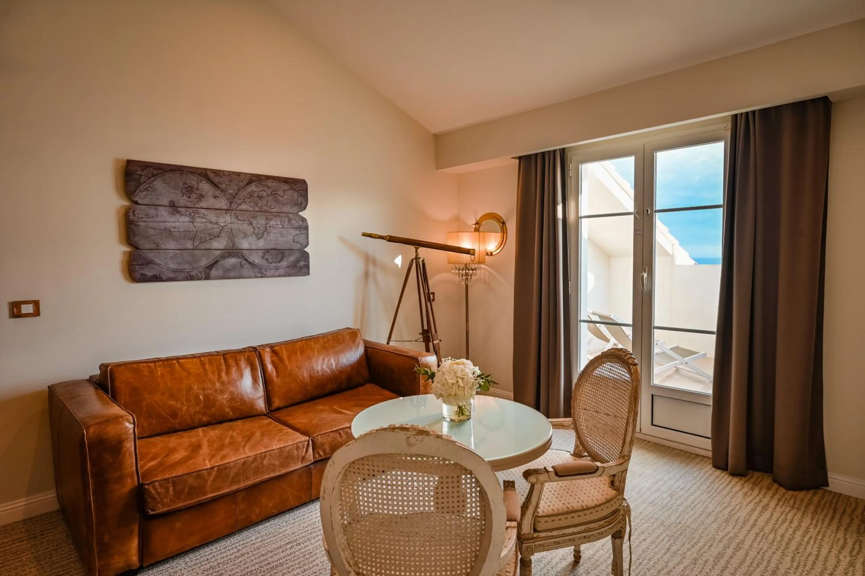 Grand Hotel Des Sablettes Plage, Curio Collection By Hilton