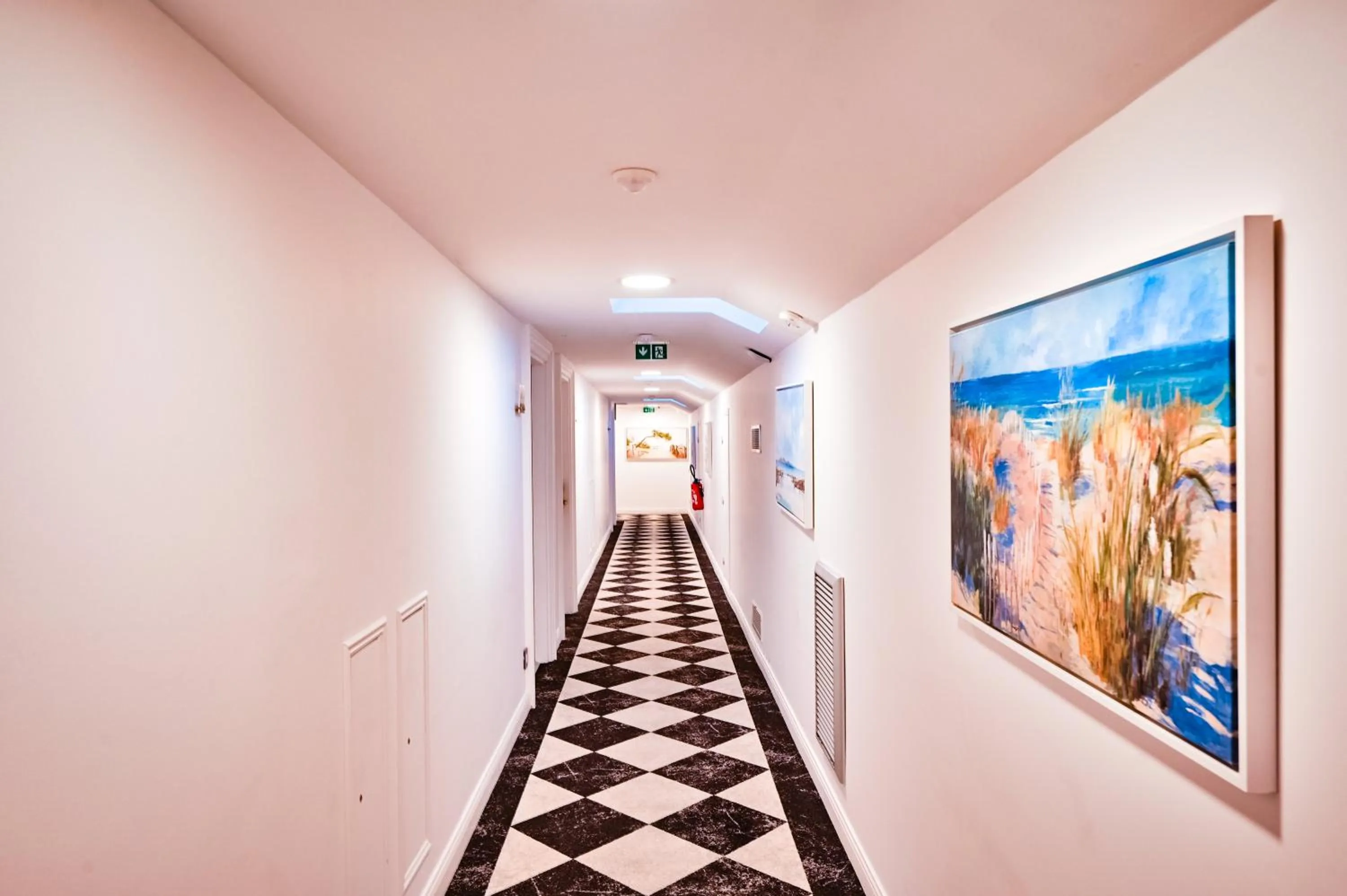 Grand Hotel Des Sablettes Plage, Curio Collection By Hilton