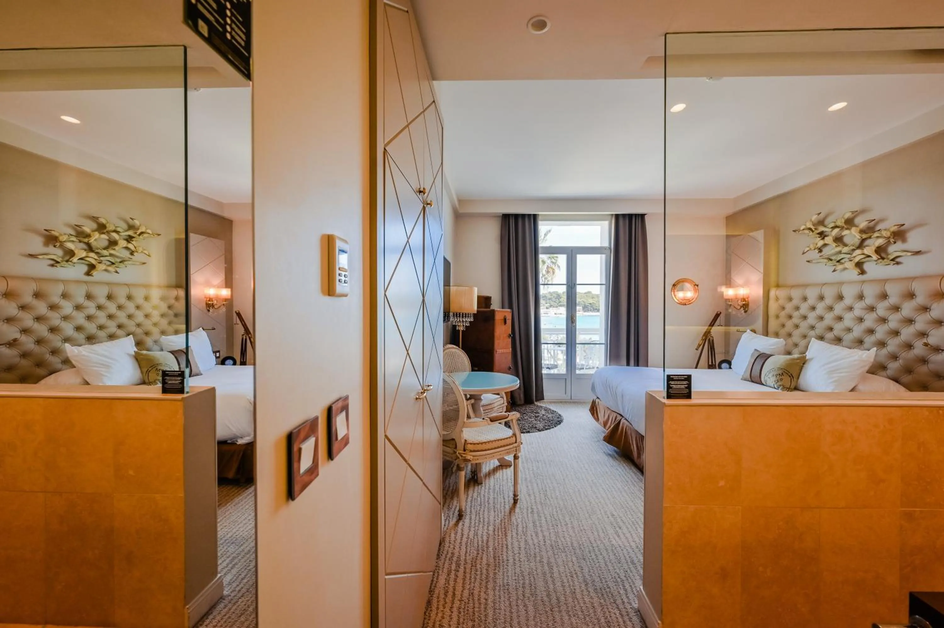 Bed in Grand Hotel Des Sablettes Plage, Curio Collection By Hilton