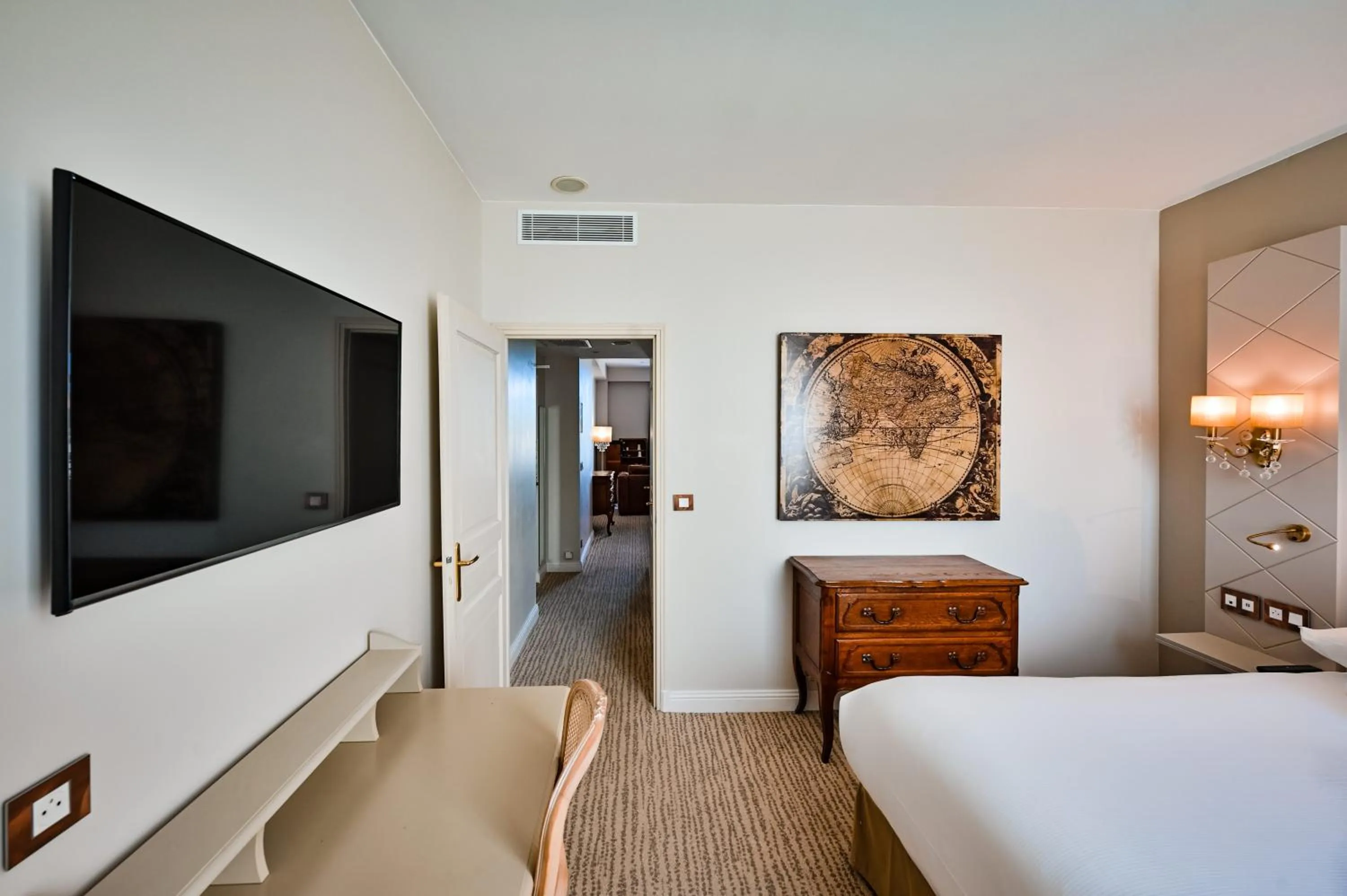 Bed in Grand Hotel Des Sablettes Plage, Curio Collection By Hilton