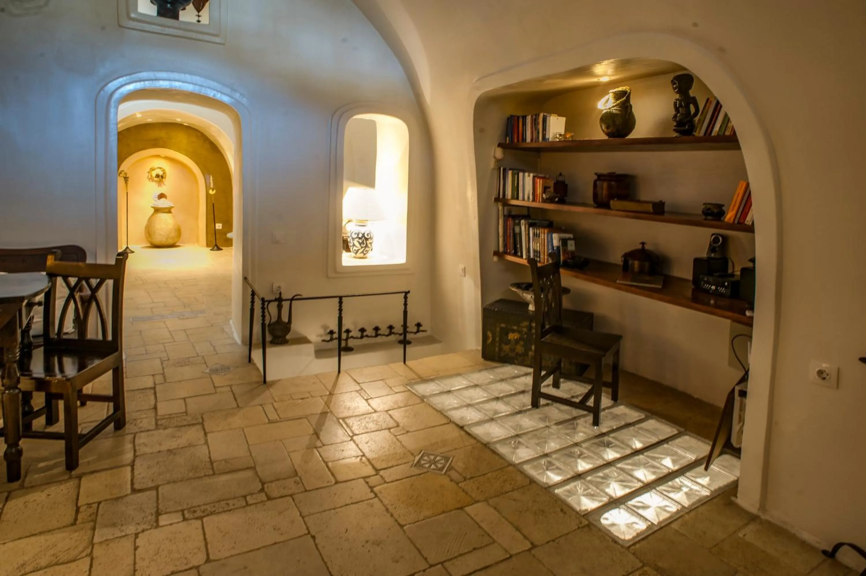 Library in Heliophos Boutique Caves