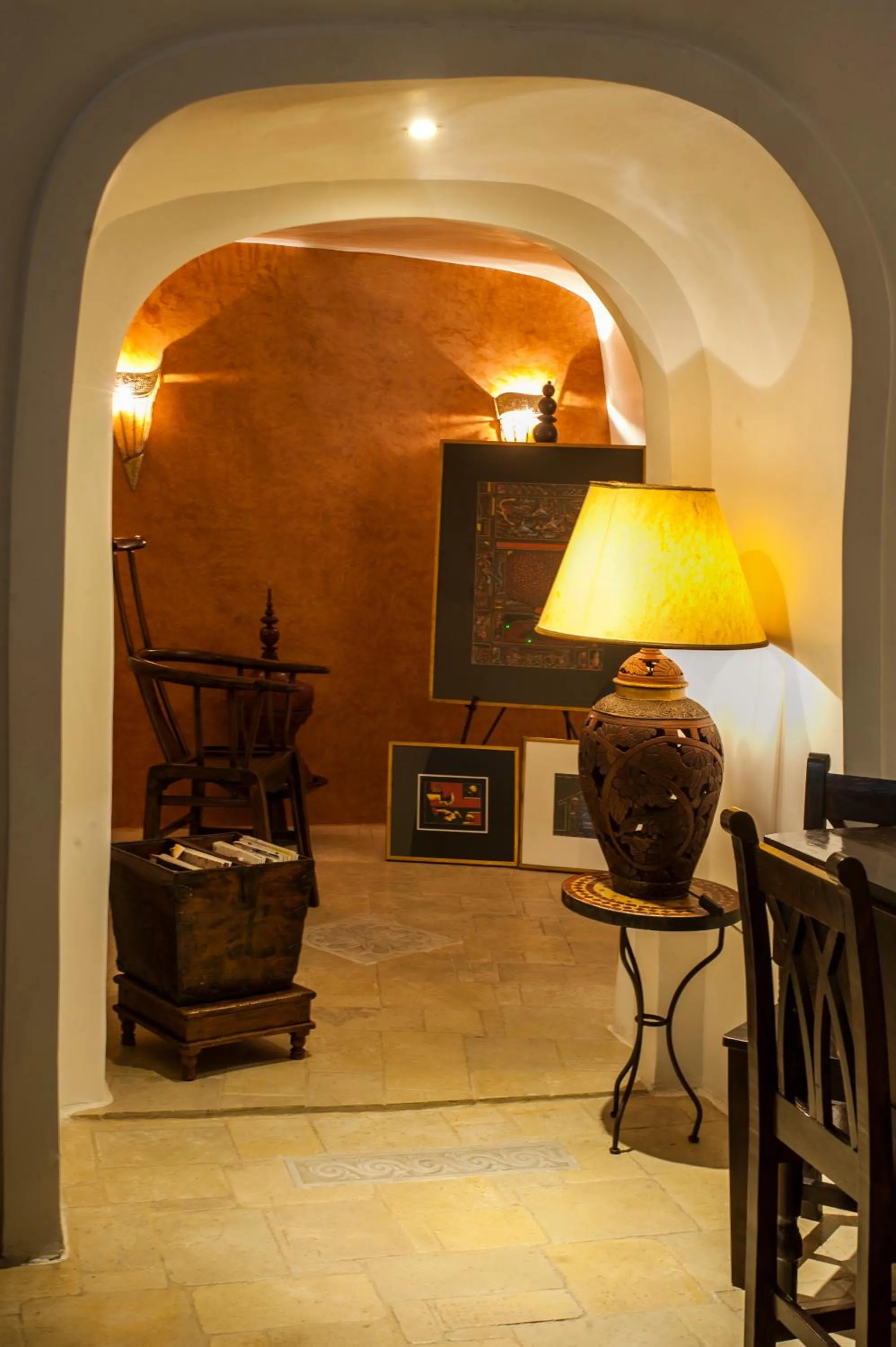 Photo of the whole room in Heliophos Boutique Caves