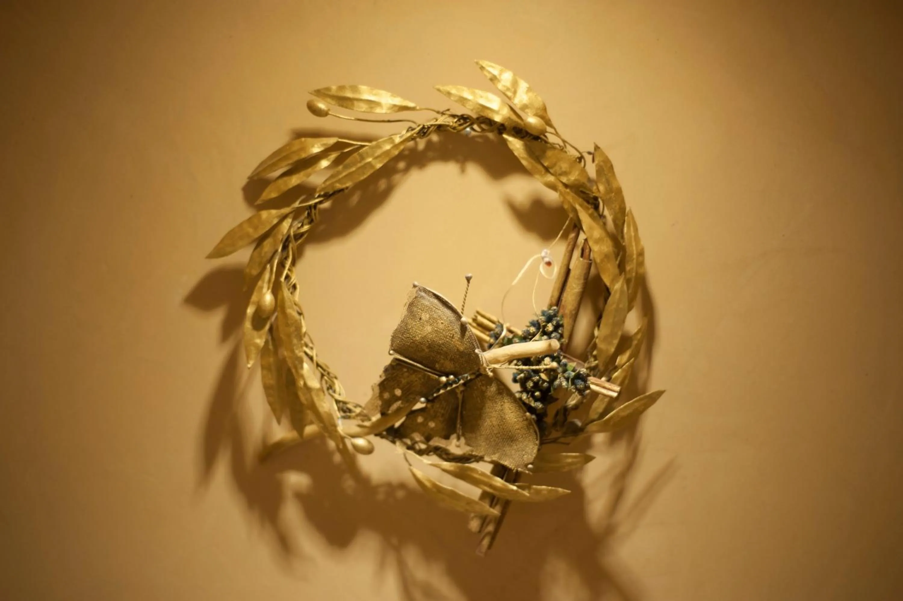 Decorative detail in Heliophos Boutique Caves