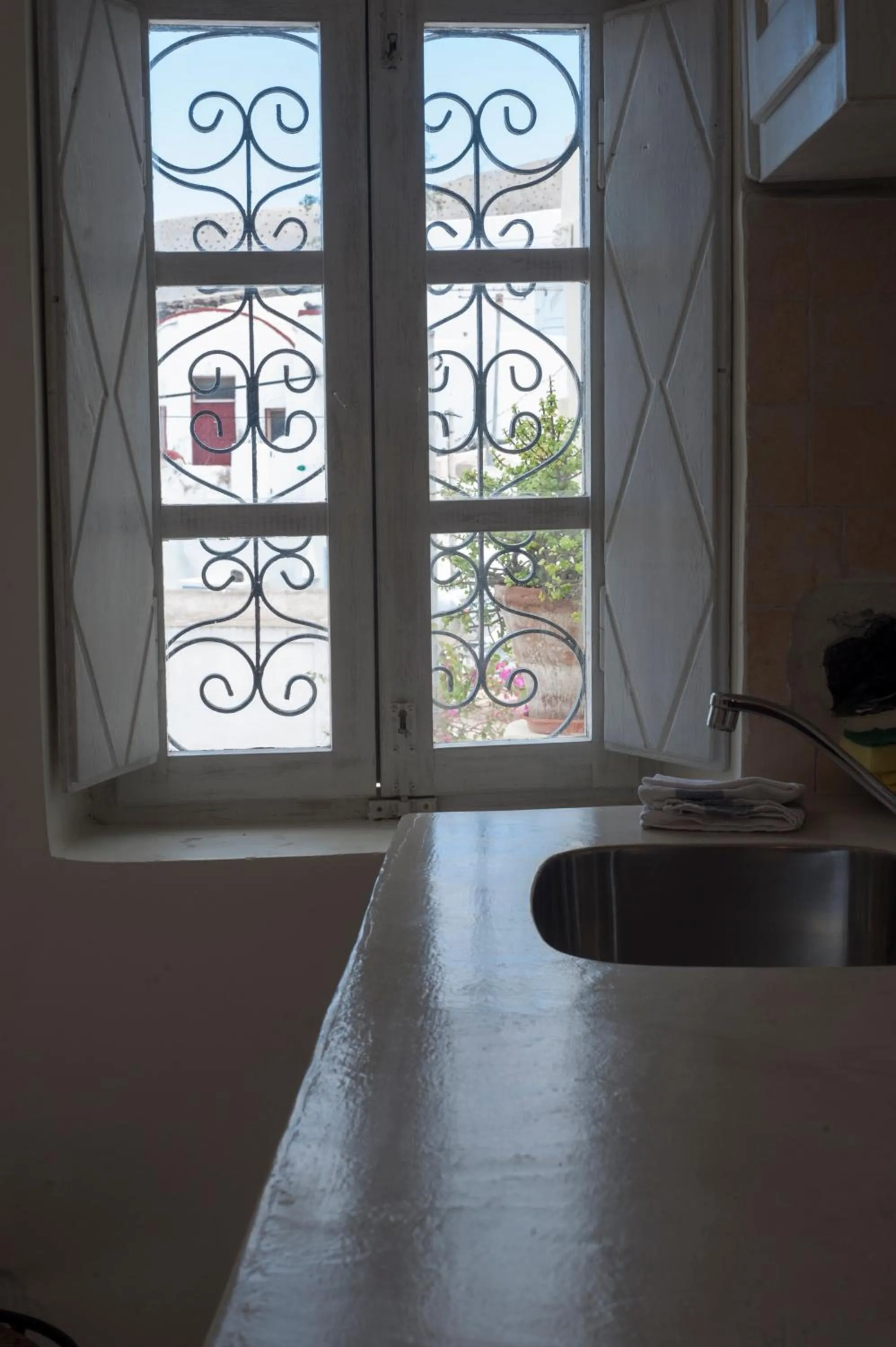 Coffee/tea facilities in Heliophos Boutique Caves