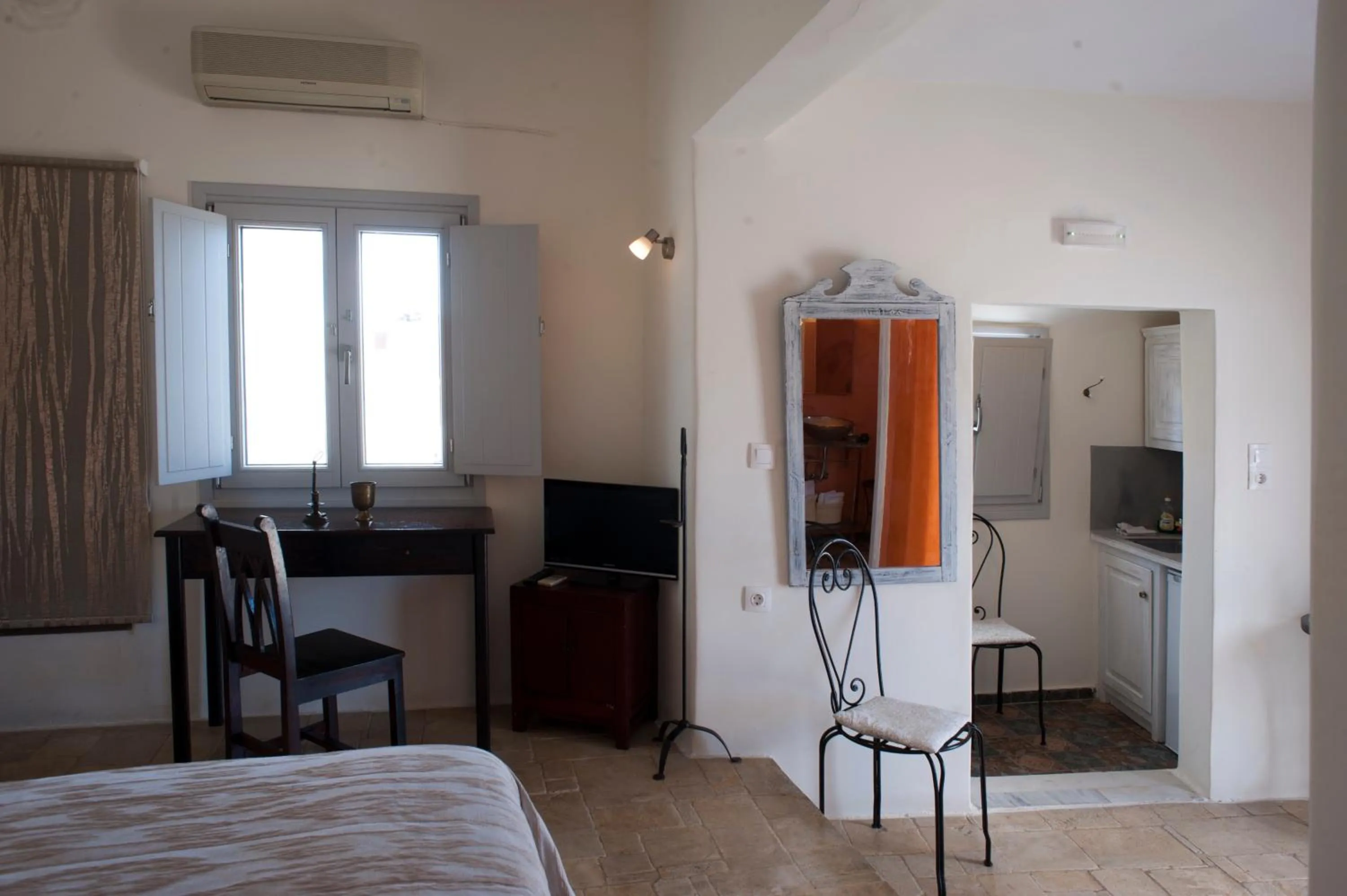 Coffee/tea facilities, Bed in Heliophos Boutique Caves