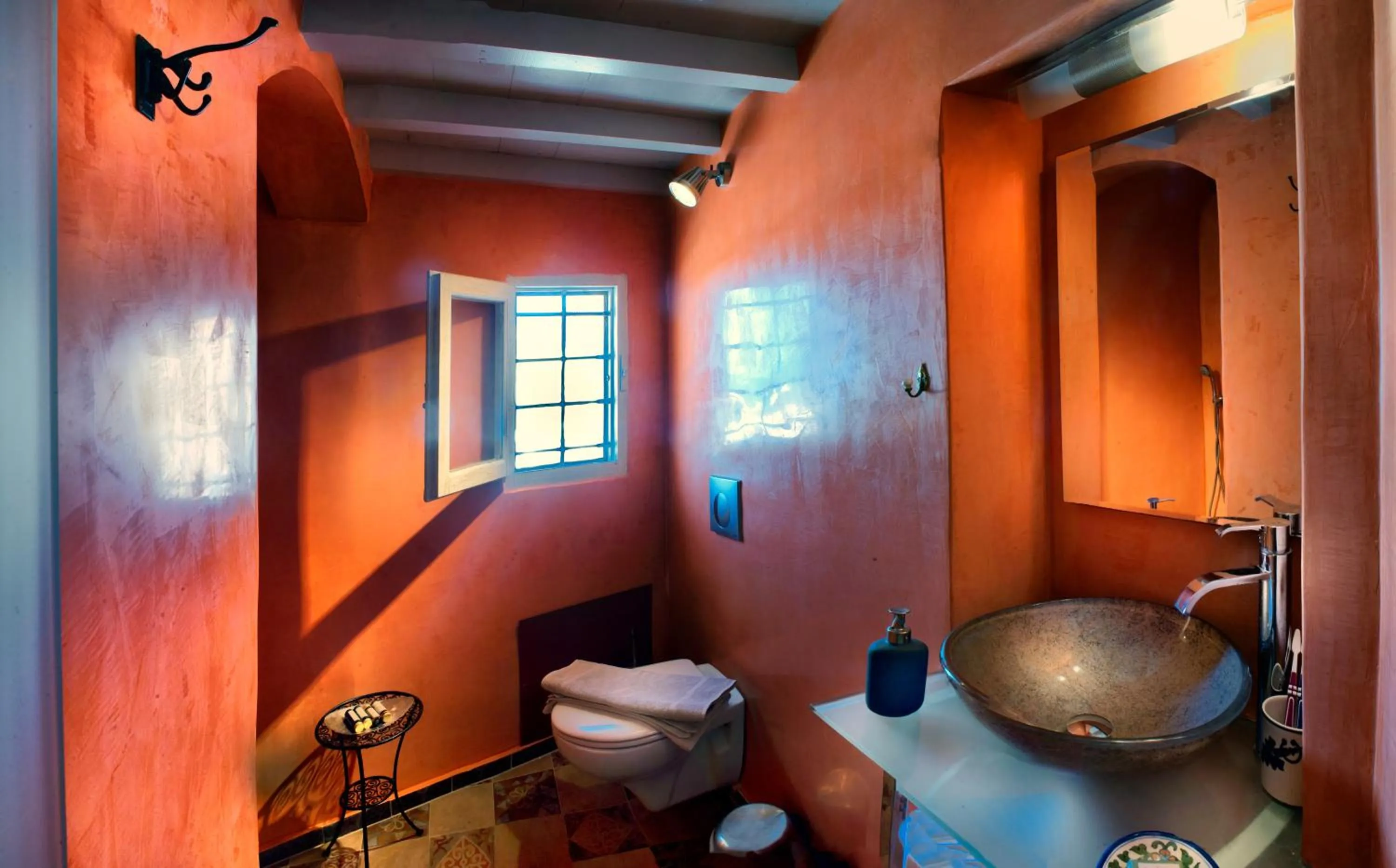 Bathroom in Heliophos Boutique Caves