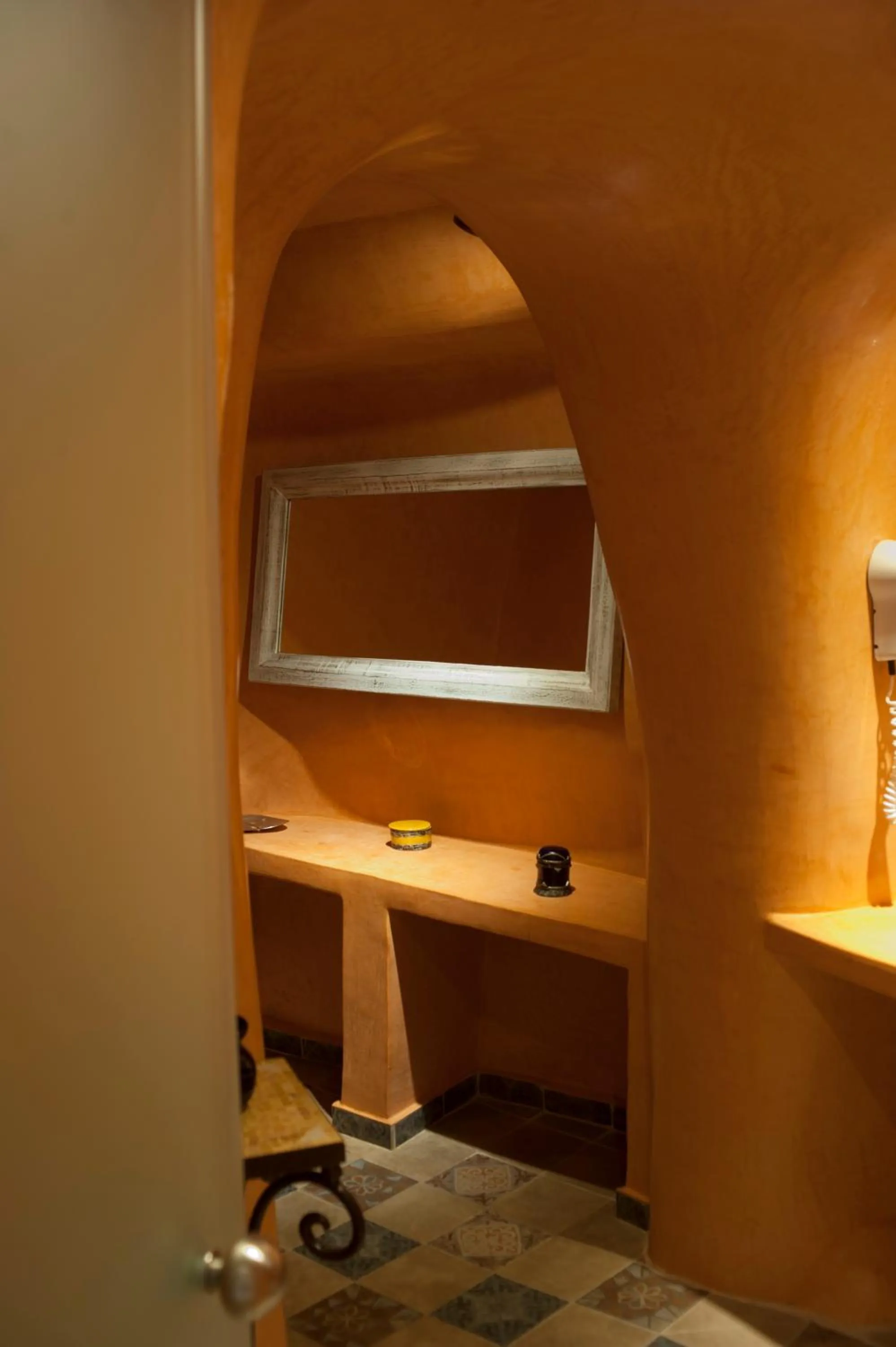 Bathroom in Heliophos Boutique Caves