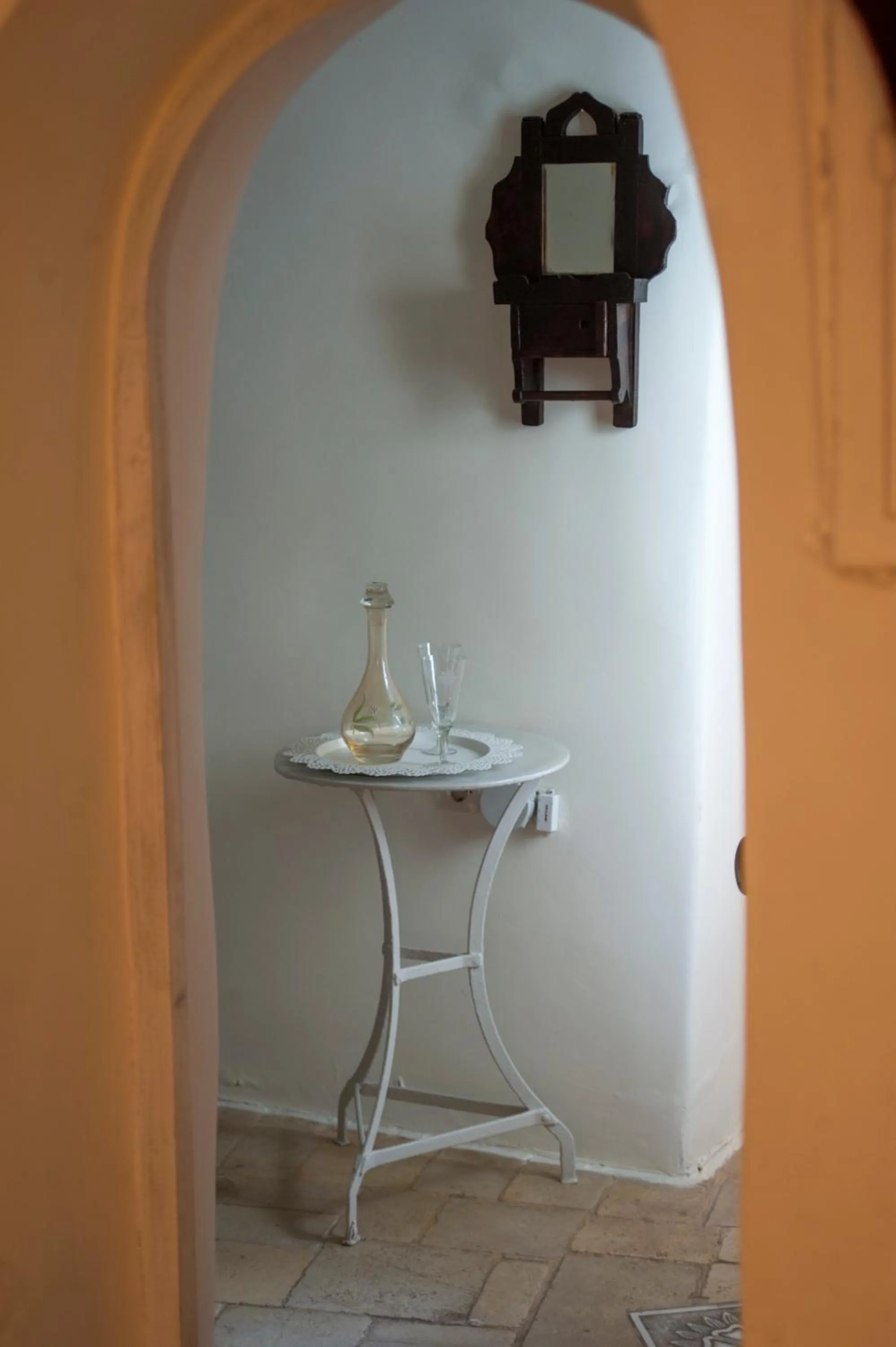 Decorative detail in Heliophos Boutique Caves