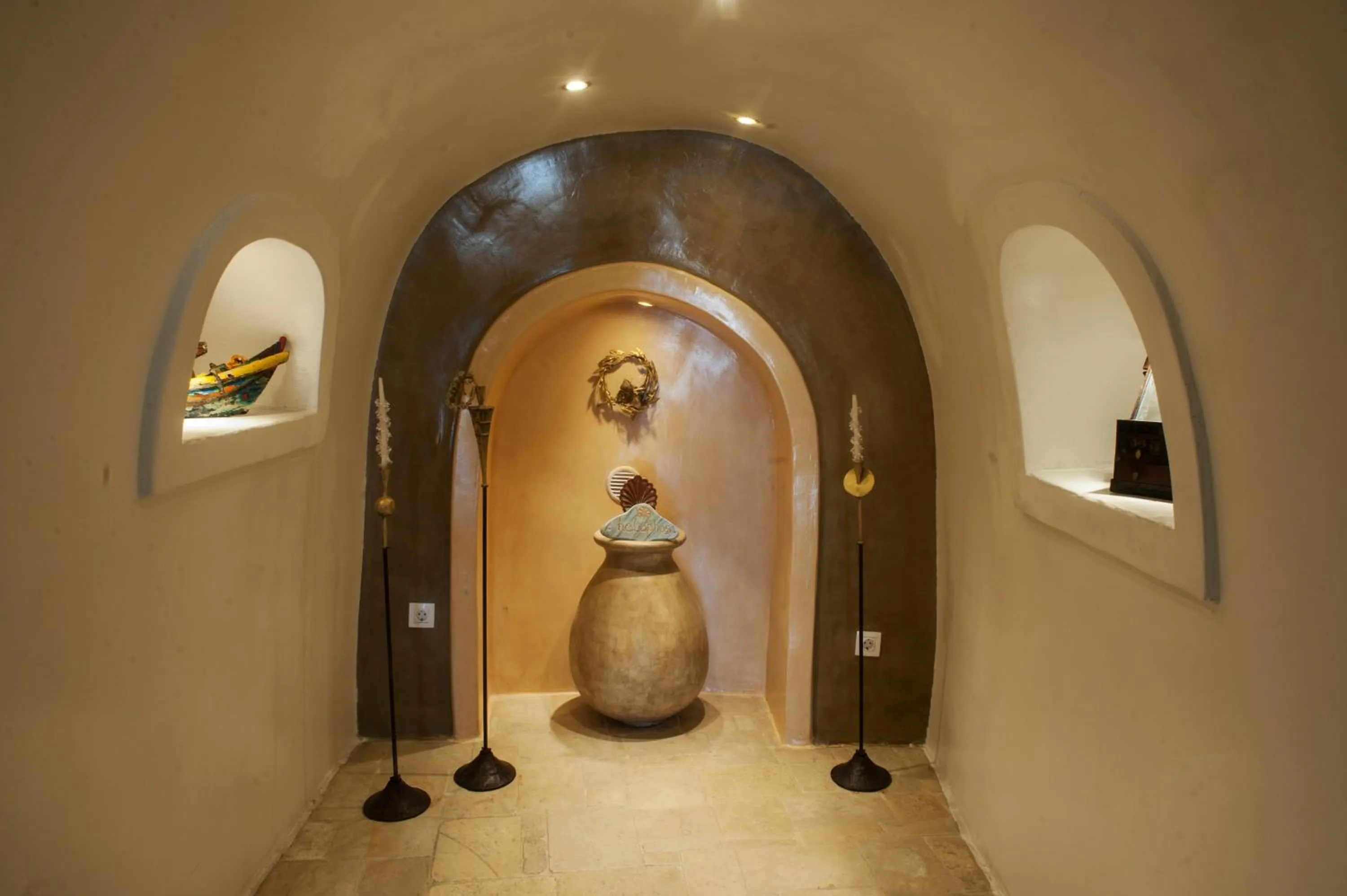 Decorative detail in Heliophos Boutique Caves