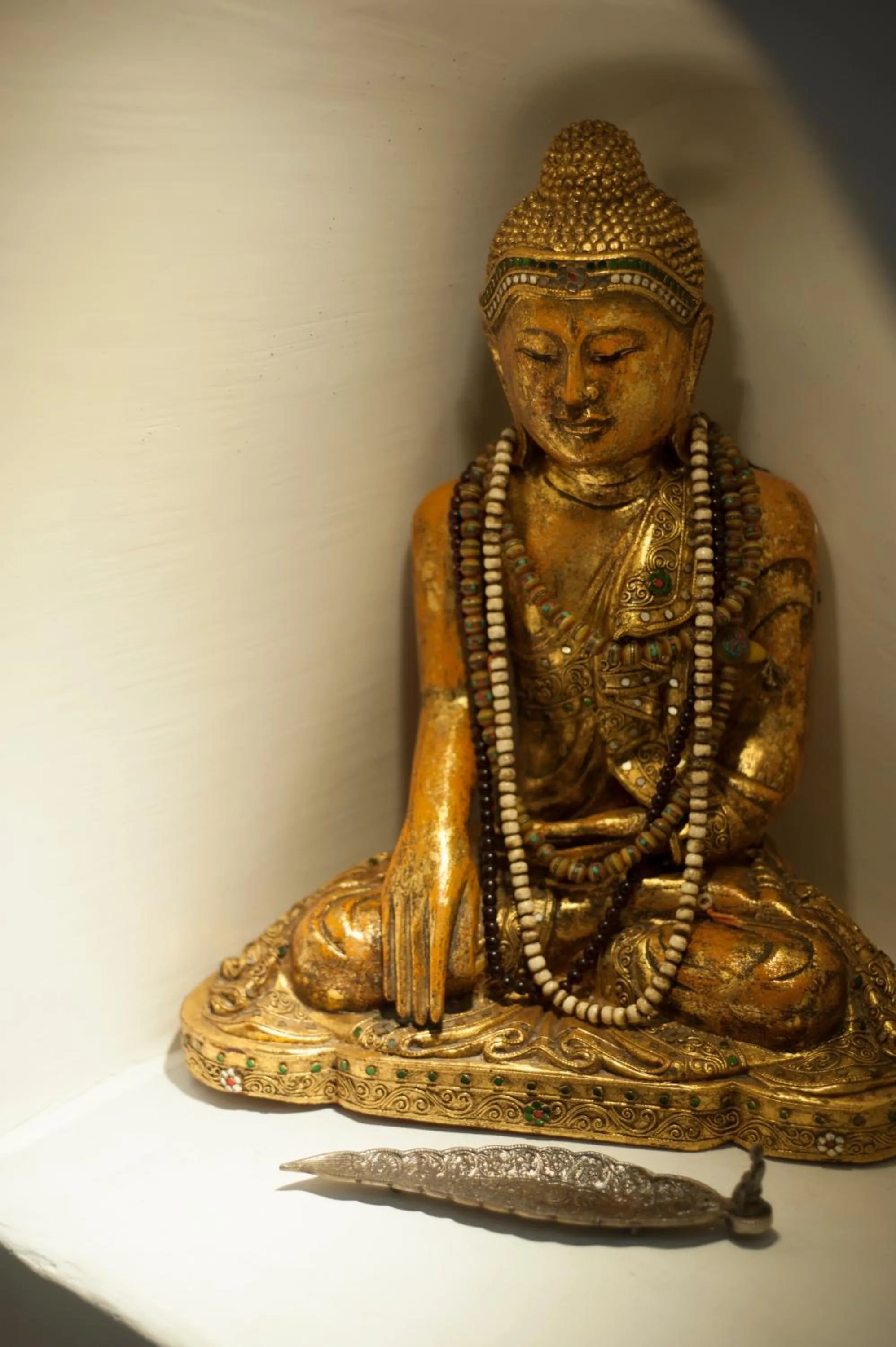 Decorative detail in Heliophos Boutique Caves