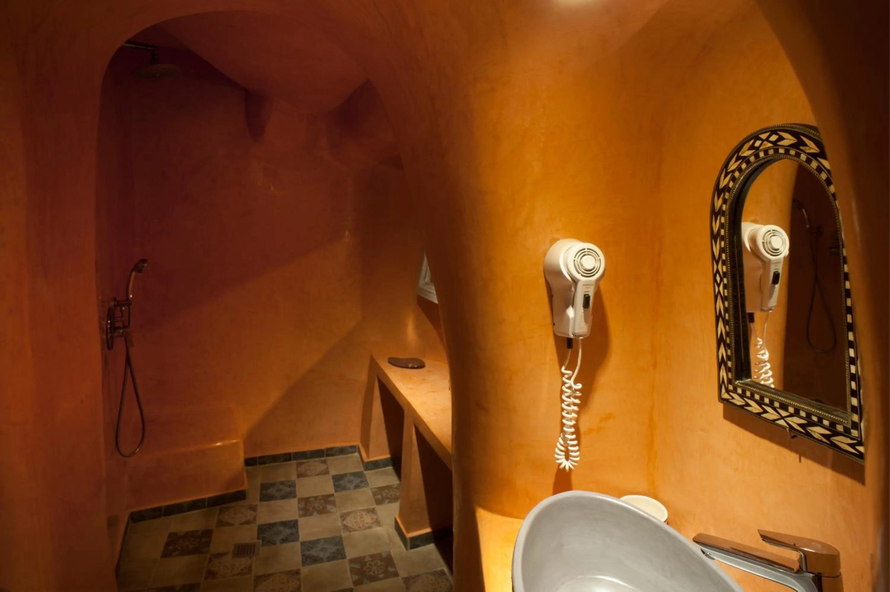 Shower in Heliophos Boutique Caves