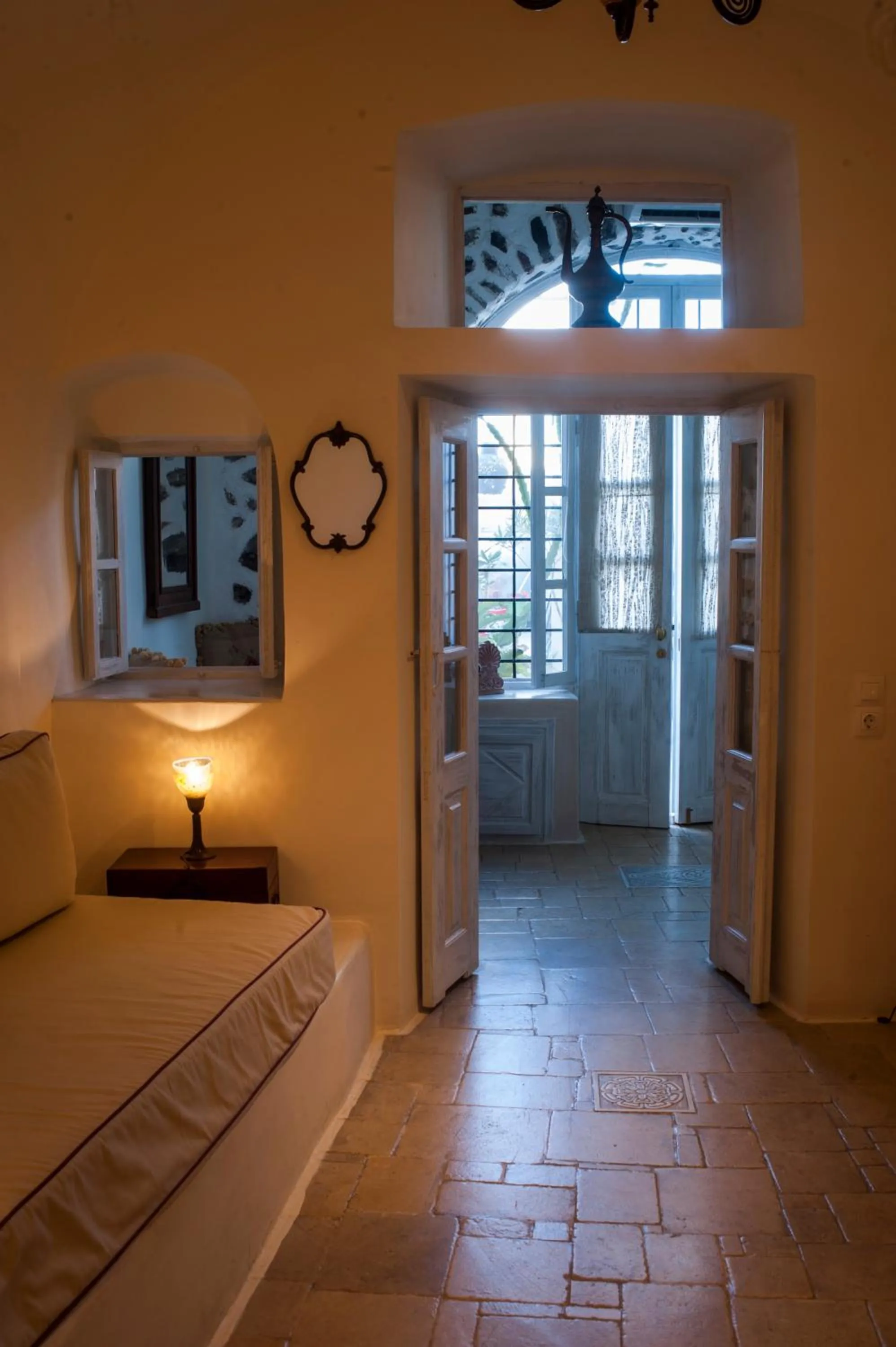 Photo of the whole room, Bed in Heliophos Boutique Caves